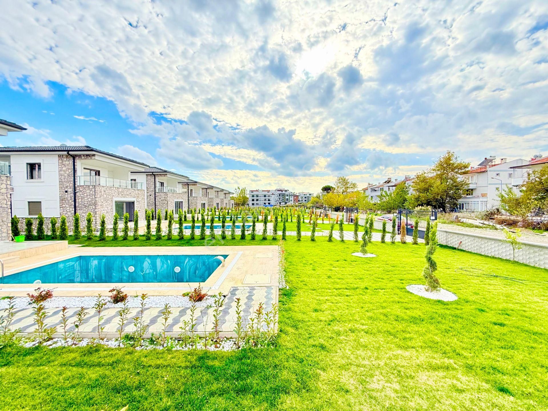 ▶ ▶ Akçay Körfez'den Doğa İle İç İçe Huzur Bulacağınız Sıfır 3+1 Satılık Villa - Görsel 3