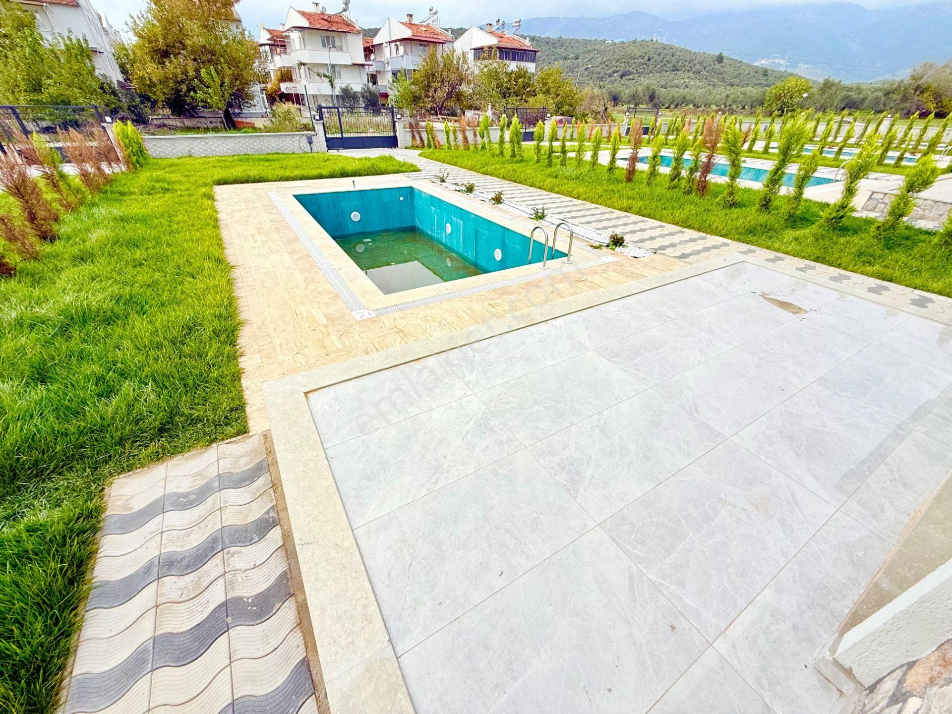 ▶ ▶ Akçay Körfez'den Doğa İle İç İçe Huzur Bulacağınız Sıfır 3+1 Satılık Villa - Görsel 32