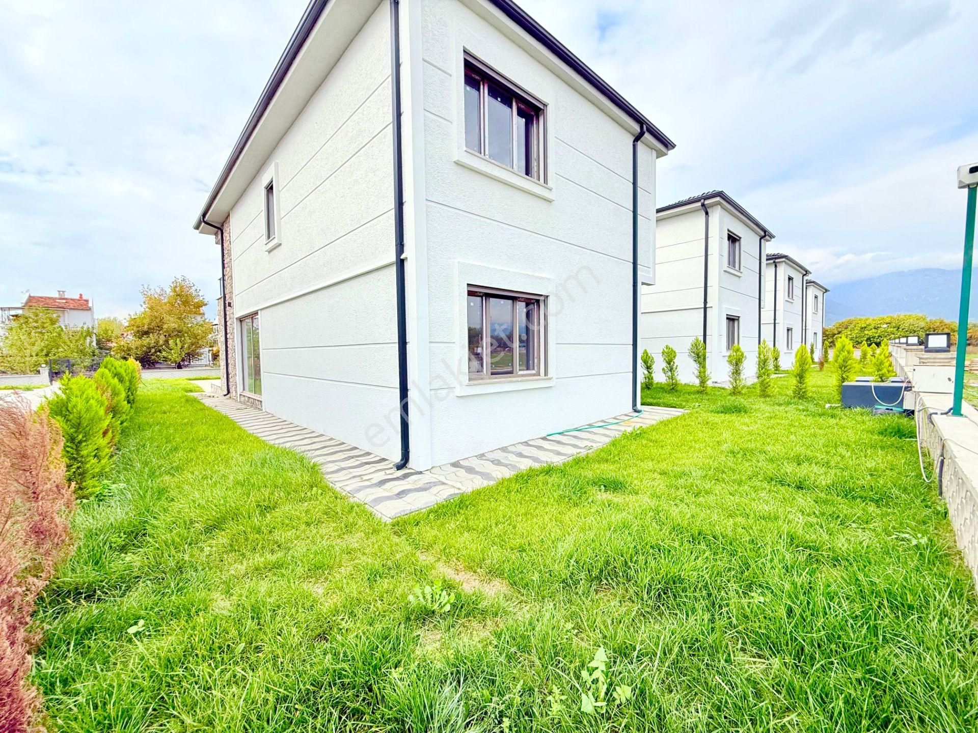 ▶ ▶ Akçay Körfez'den Doğa İle İç İçe Huzur Bulacağınız Sıfır 3+1 Satılık Villa - Görsel 4