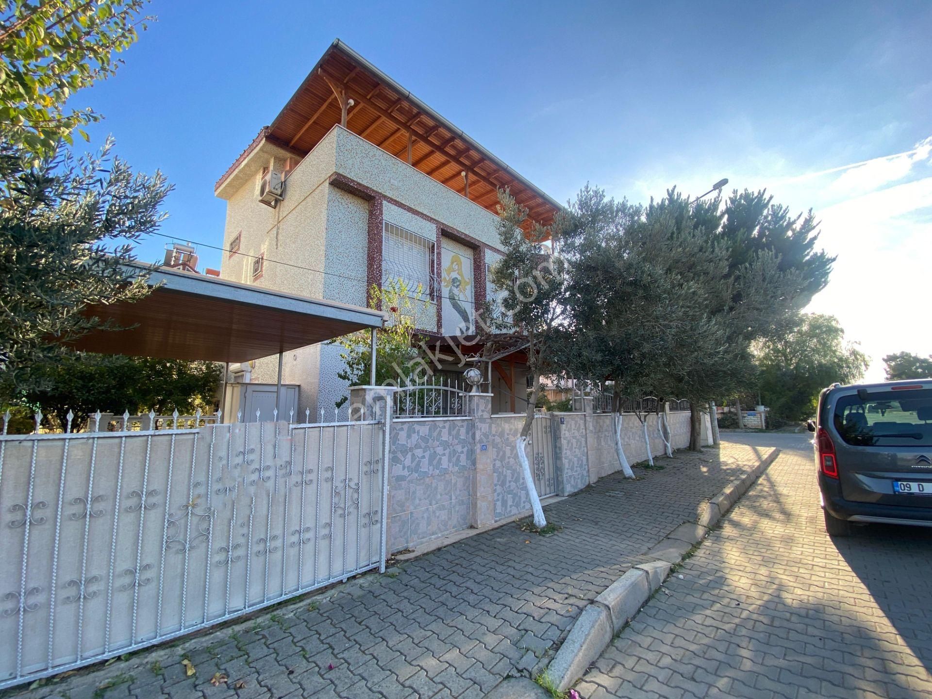 Didim Çamlık Mahallesi'nde Denize Yakın 4+1 Havuzlu Villa