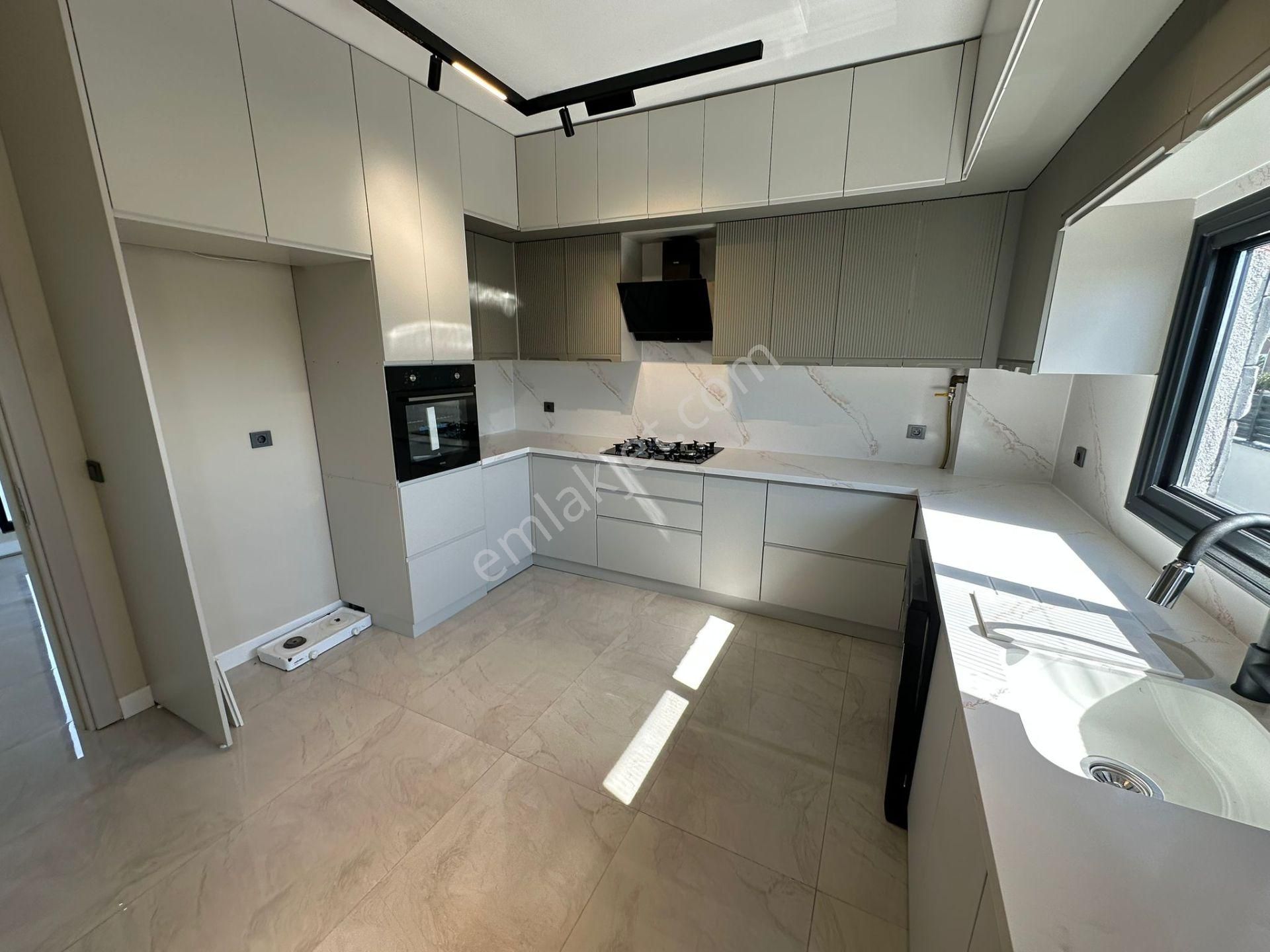 Yeniçiftlik'de Ultra Lüks Havuzlu Yerden Isıtmalı İskanlı 4+1 Villa - Görsel 29