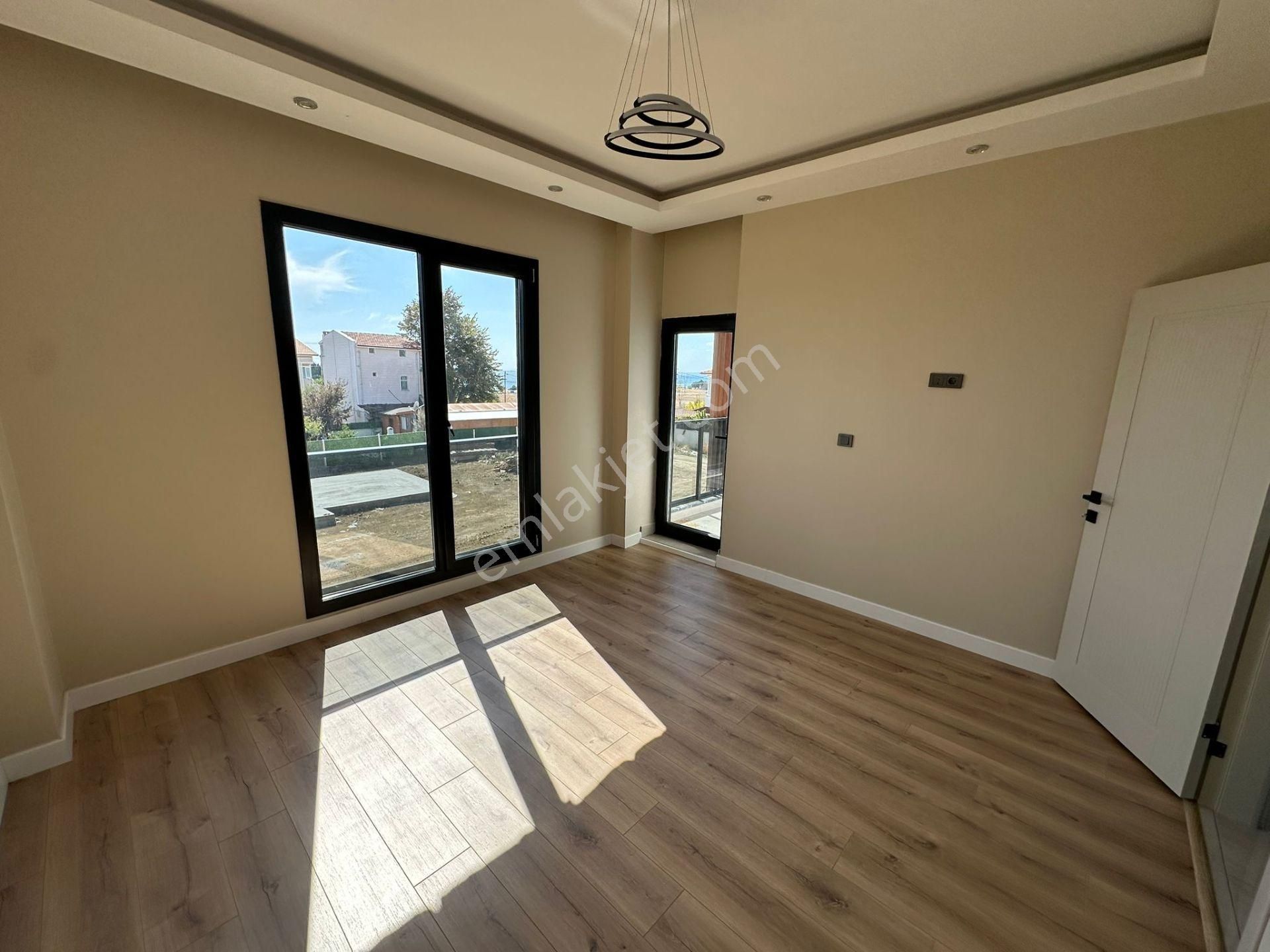 Yeniçiftlik'de Ultra Lüks Havuzlu Yerden Isıtmalı İskanlı 4+1 Villa - Görsel 13