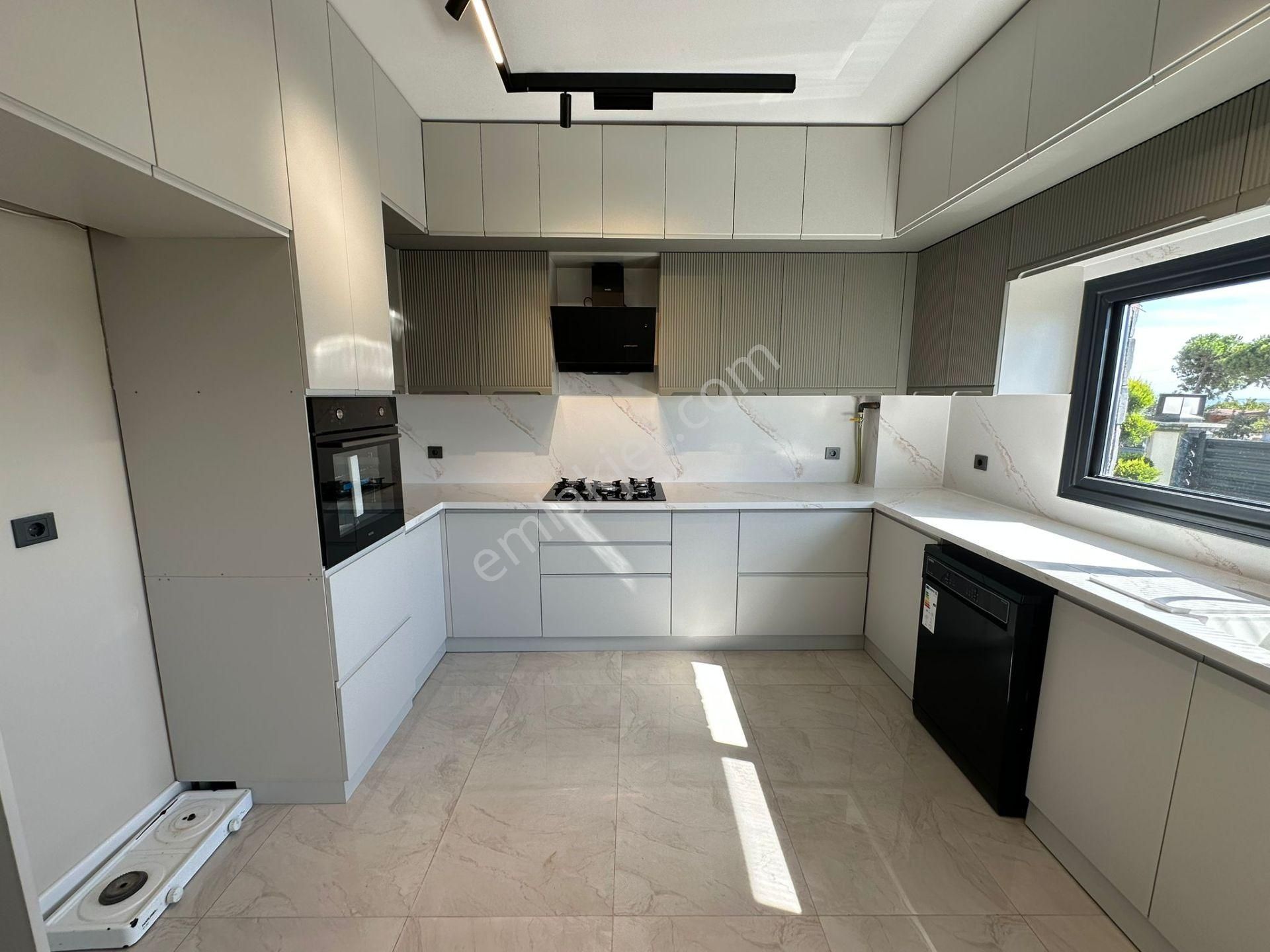 Yeniçiftlik'de Ultra Lüks Havuzlu Yerden Isıtmalı İskanlı 4+1 Villa - Görsel 23