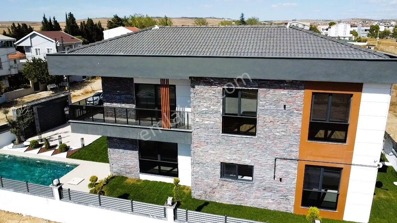 Yeniçiftlik'de Ultra Lüks Havuzlu Yerden Isıtmalı İskanlı 4+1 Villa - Görsel 28