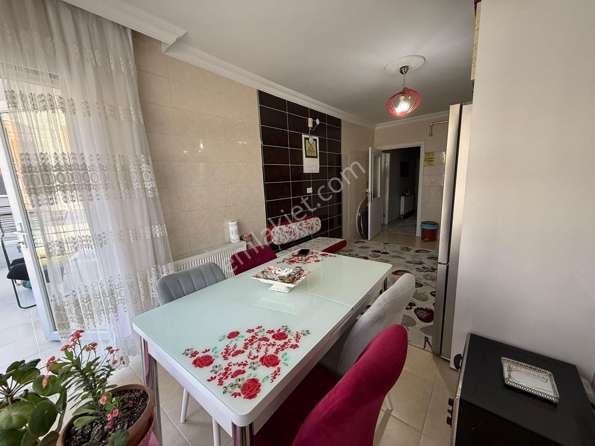 Karapürçek'te 135 M2 Ön Cephe Asansörlü Ebeveyn Banyolu 3+1 Satılık Daire !! - Görsel 13