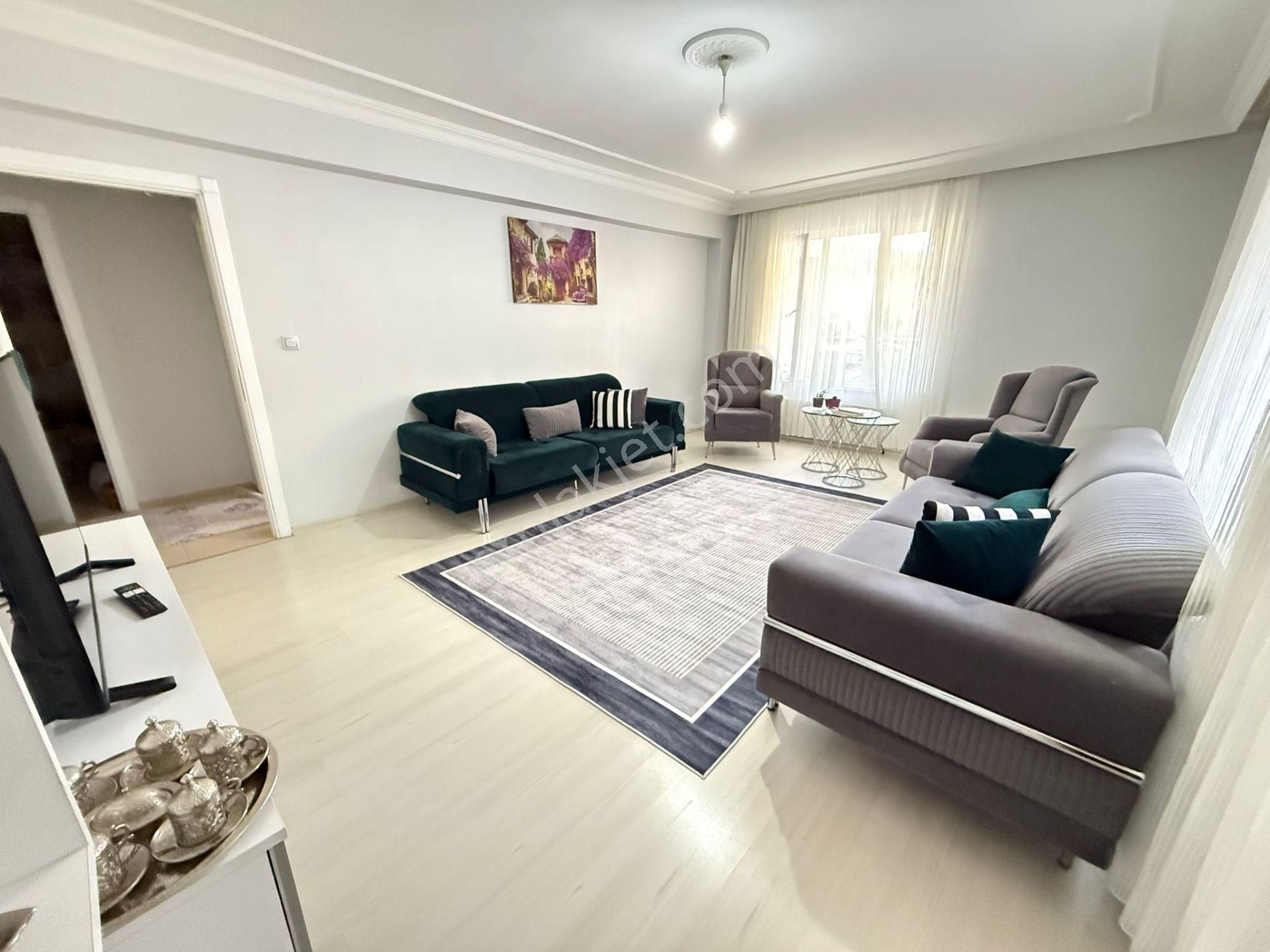 Karapürçek'te 135 M2 Ön Cephe Asansörlü Ebeveyn Banyolu 3+1 Satılık Daire !! - Görsel 3