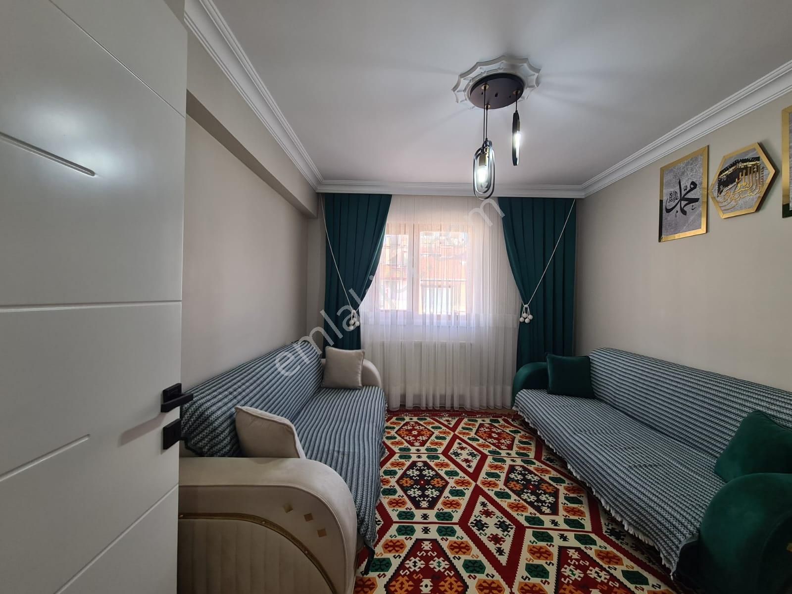 Sancaktepe Göbekte Full Yapılı Geniş Mutfak Ön Cephe Ferah 3+1 - Görsel 18