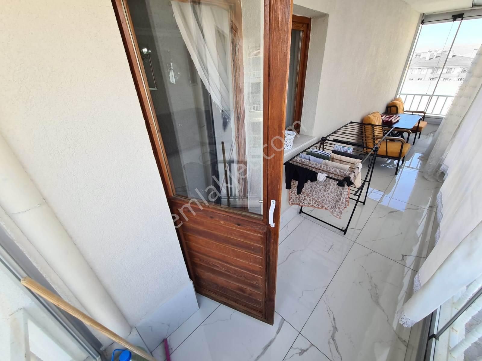 Sancaktepe Göbekte Full Yapılı Geniş Mutfak Ön Cephe Ferah 3+1 - Görsel 14