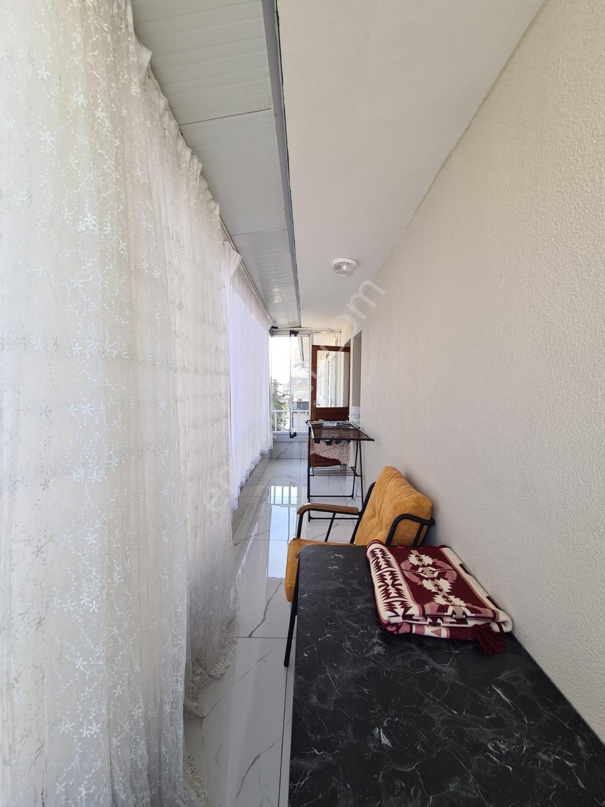 Sancaktepe Göbekte Full Yapılı Geniş Mutfak Ön Cephe Ferah 3+1 - Görsel 15