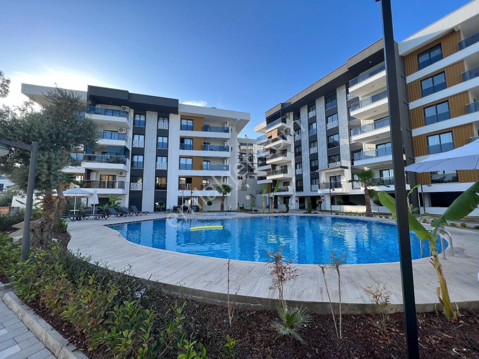 Kuşadası'nın Gelişen Bölgesinde 2+1 Sıfır Satılık Bahçe Katı Daire