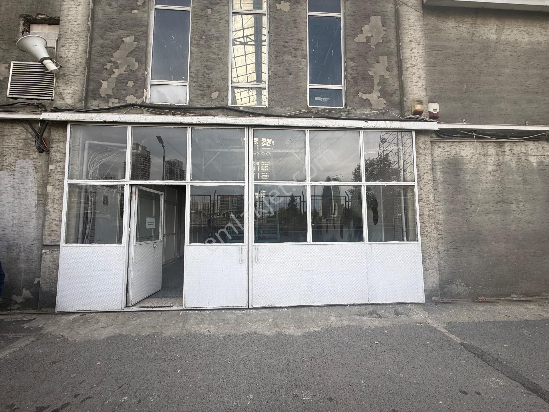 Güneşli Matbaacılar Sitesinde Kiralık Düz Giriş 250 M2 İşyeri