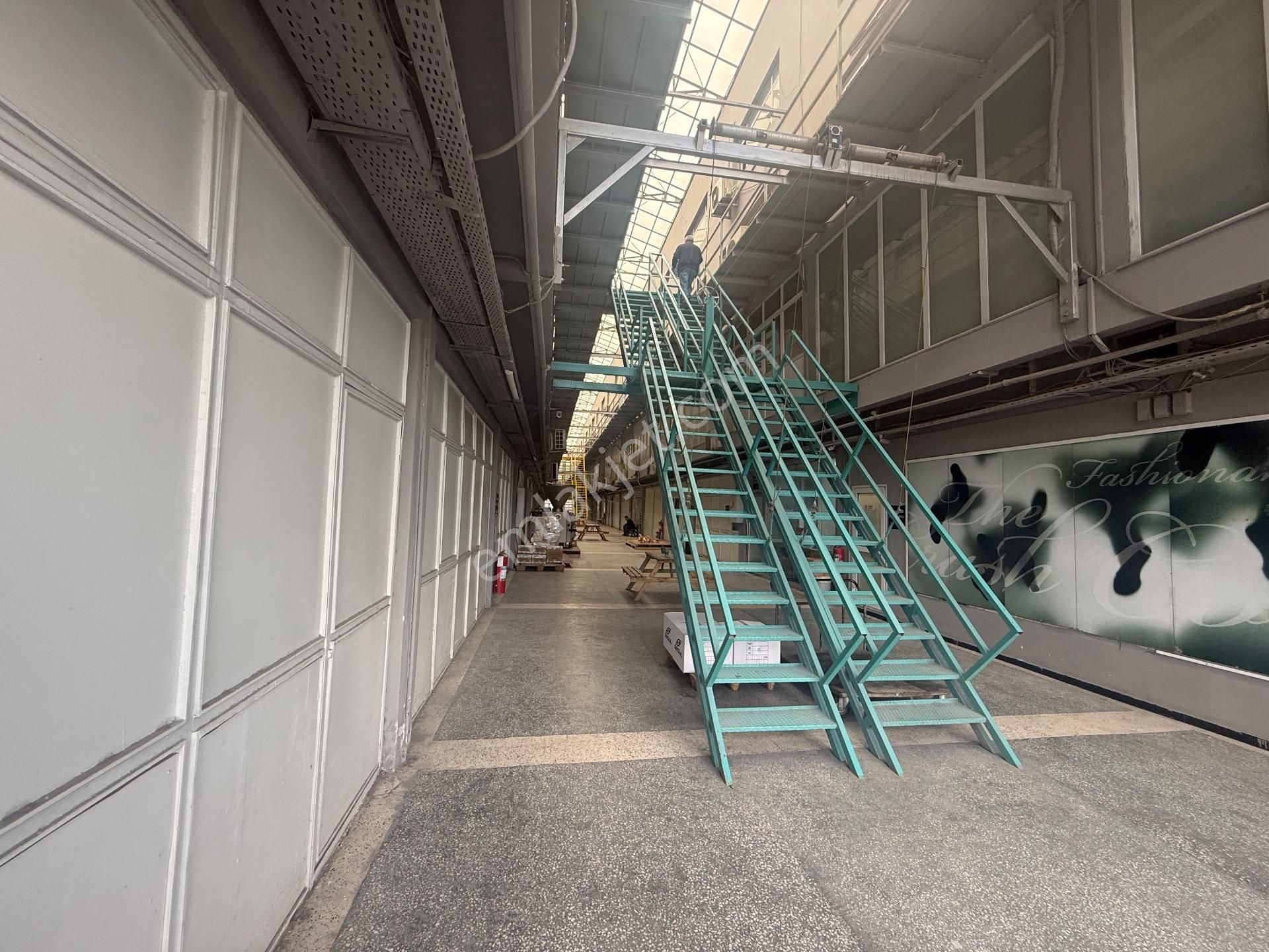 Güneşli Matbaacılar Sitesinde Kiralık Düz Giriş 250 M2 İşyeri - Görsel 3