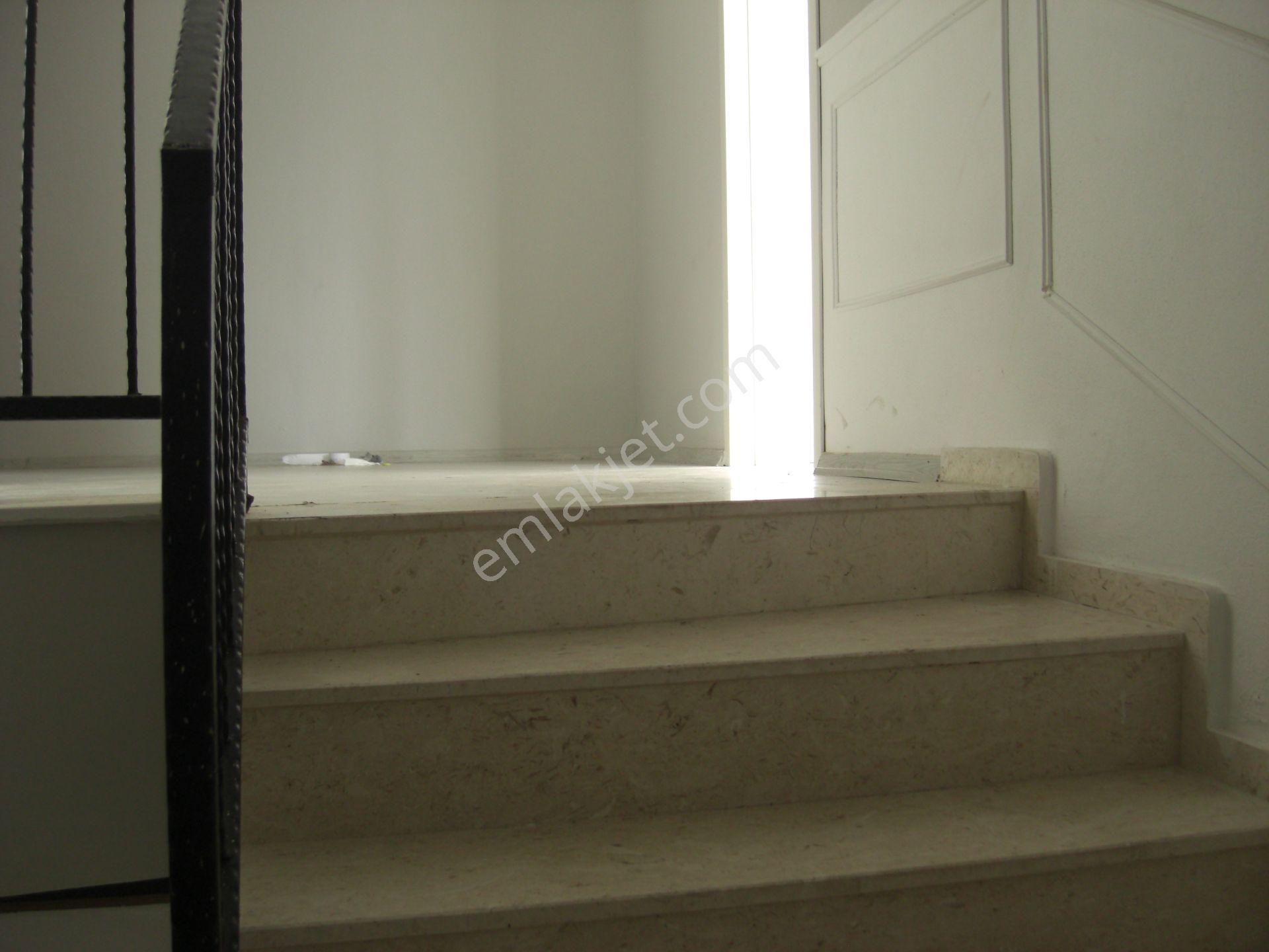 Egeturemlakta Seferihisar Hıdırlıktan Kiralık.3+1. Apartman Dublex - Görsel 2