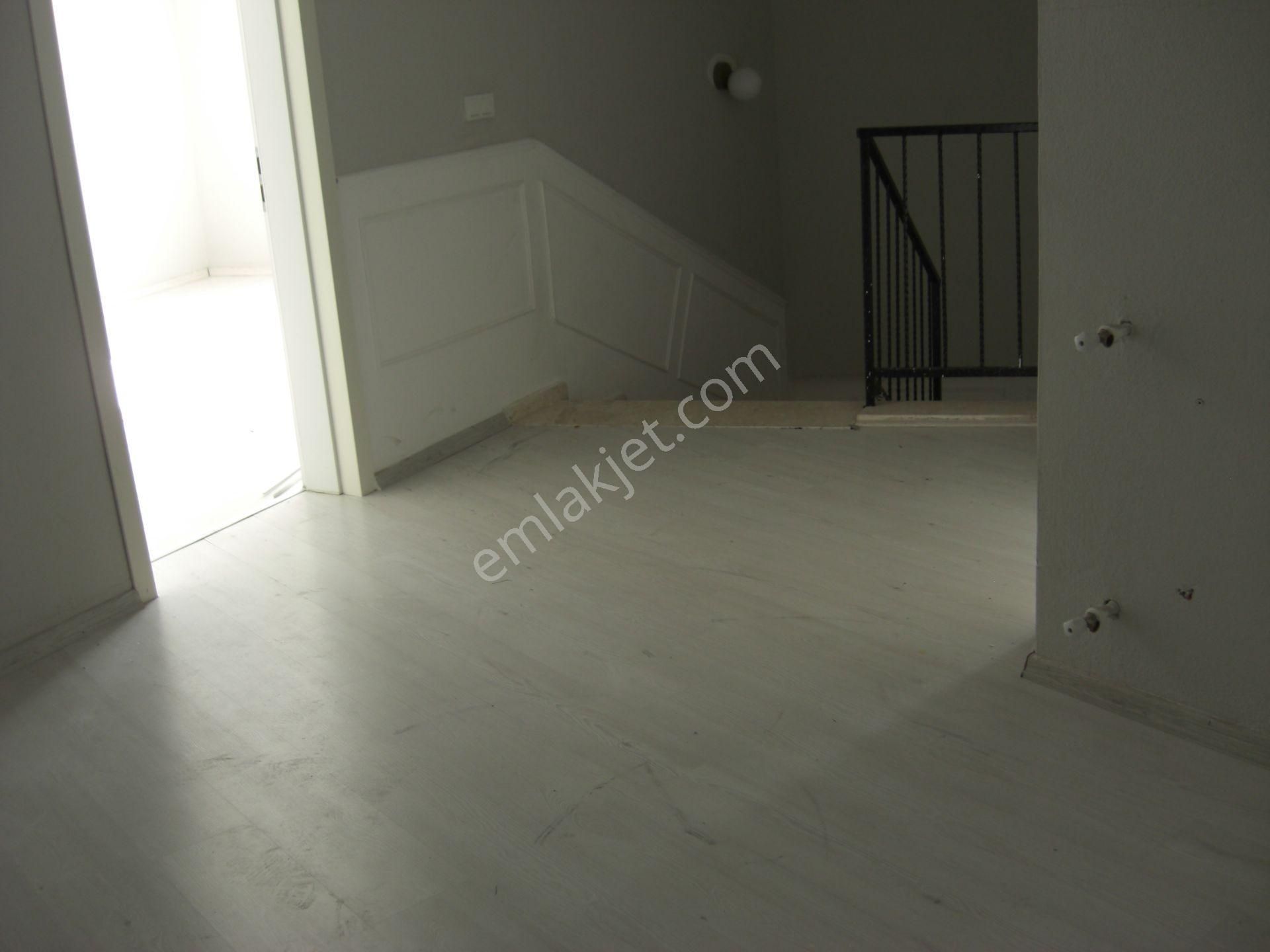Egeturemlakta Seferihisar Hıdırlıktan Kiralık.3+1. Apartman Dublex - Görsel 11