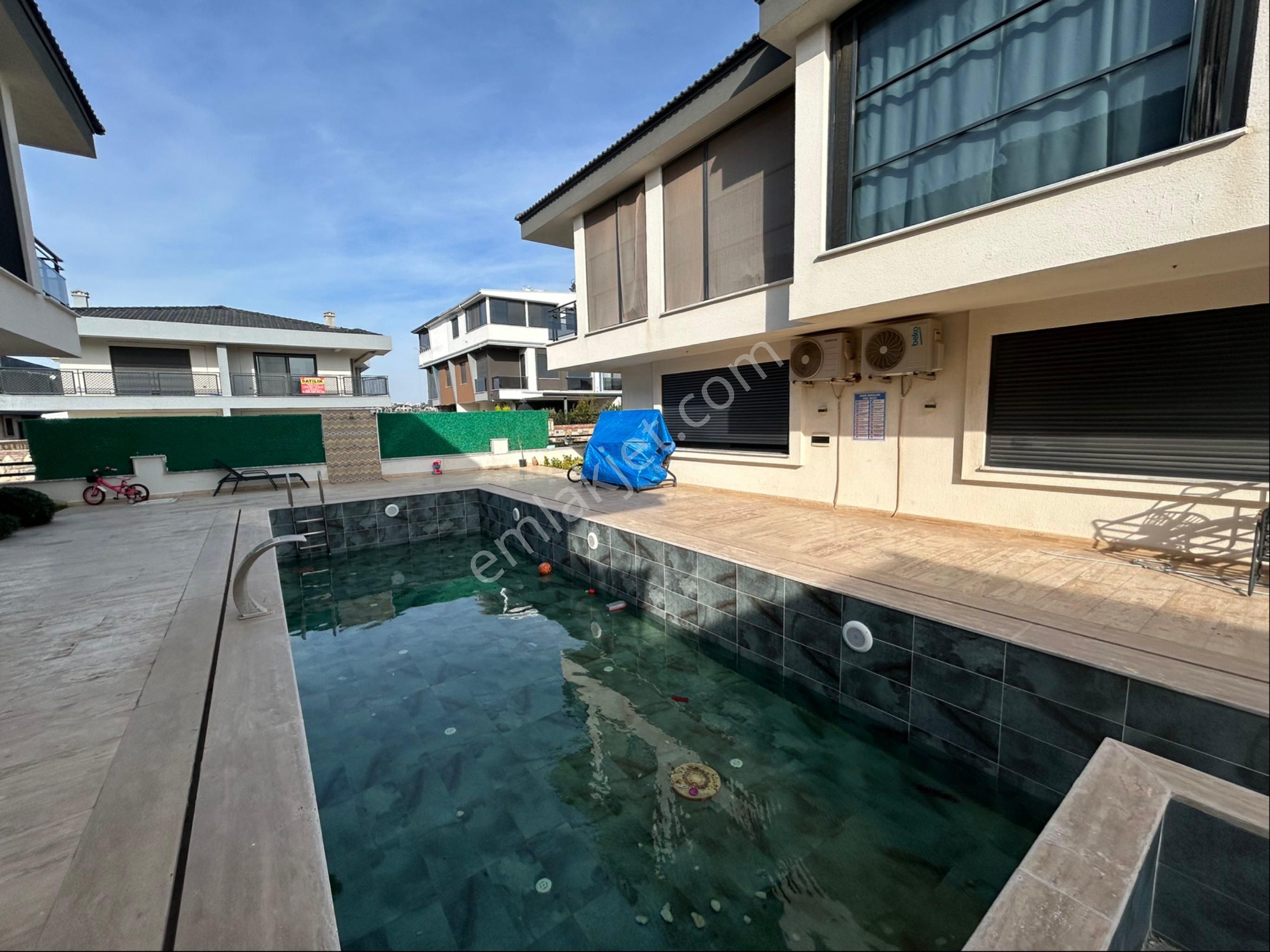 Didim Efelerde Havuzlu Sitede Köşe Villa - Görsel 7