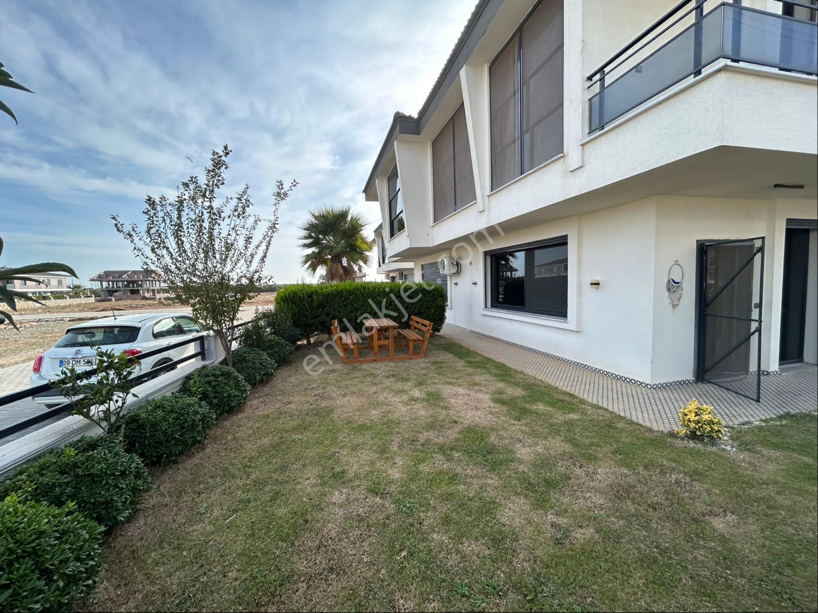 Didim Efelerde Havuzlu Sitede Köşe Villa - Görsel 11