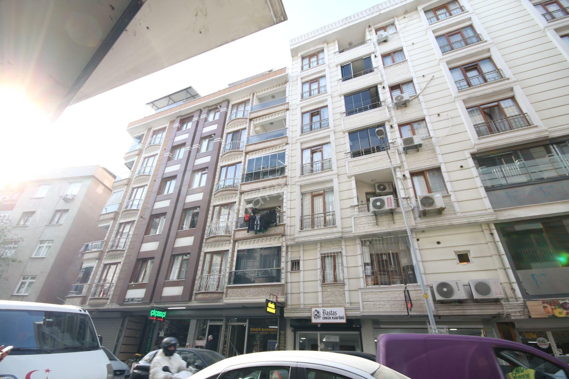 Old City'den B.evler Devlet Hast. Karşısı Hareketli Yerde Yenibina İki Katlı 75m2 Satılık Kiracılı - Görsel 3