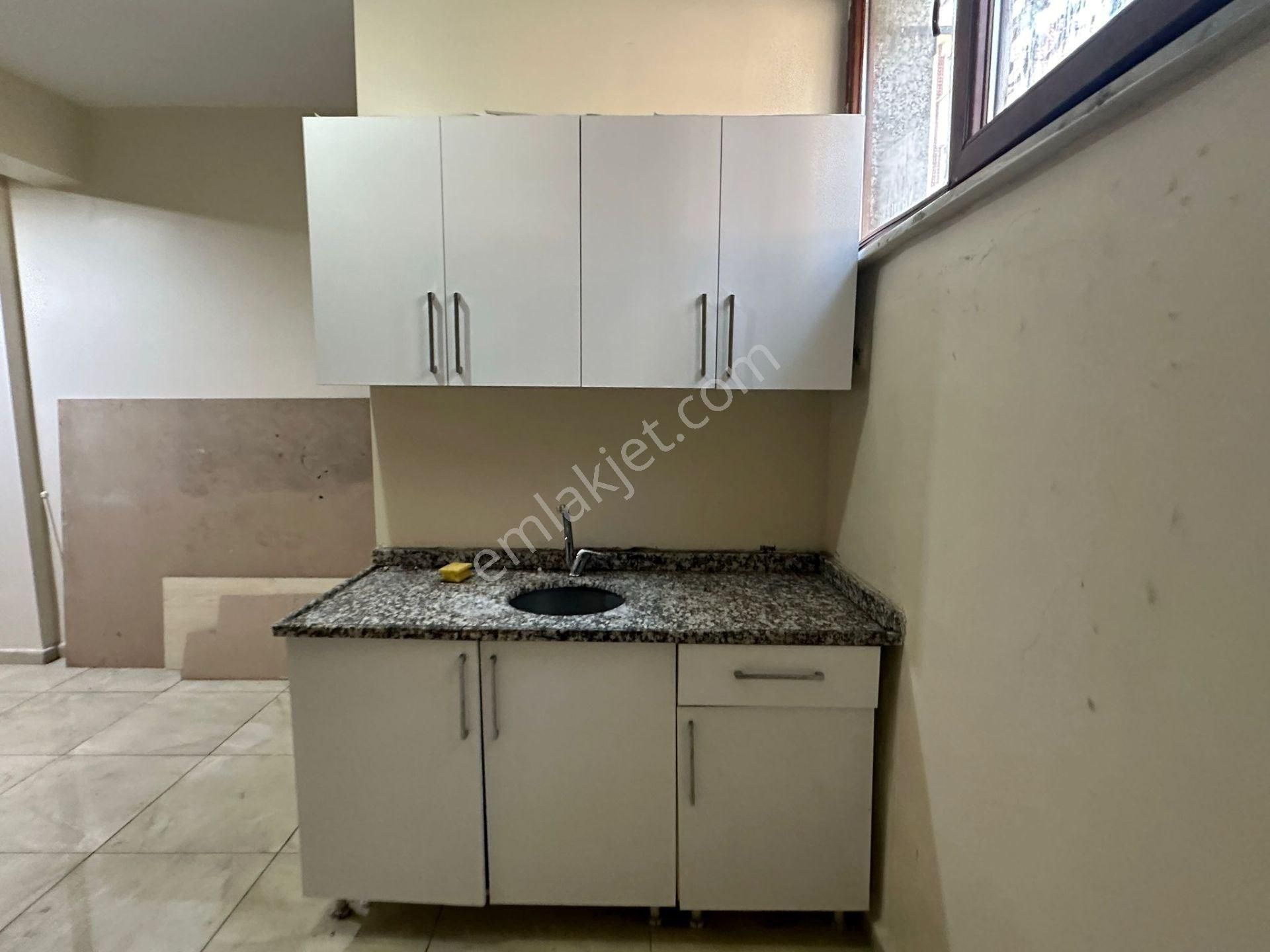 Bağcılar Güneşli Satılık Depolu Dükkan İş Yeri İşlek Sokakta - Görsel 11