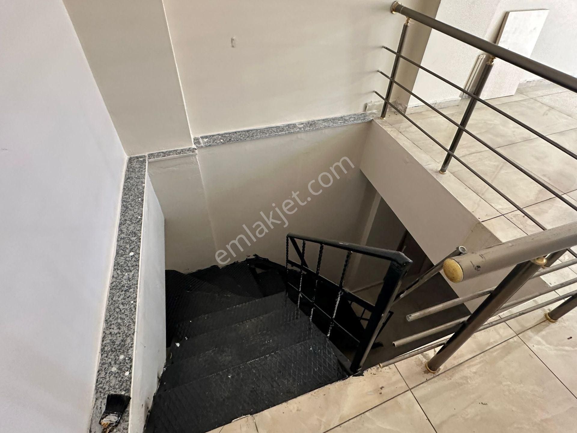 Bağcılar Güneşli Satılık Depolu Dükkan İş Yeri İşlek Sokakta - Görsel 18