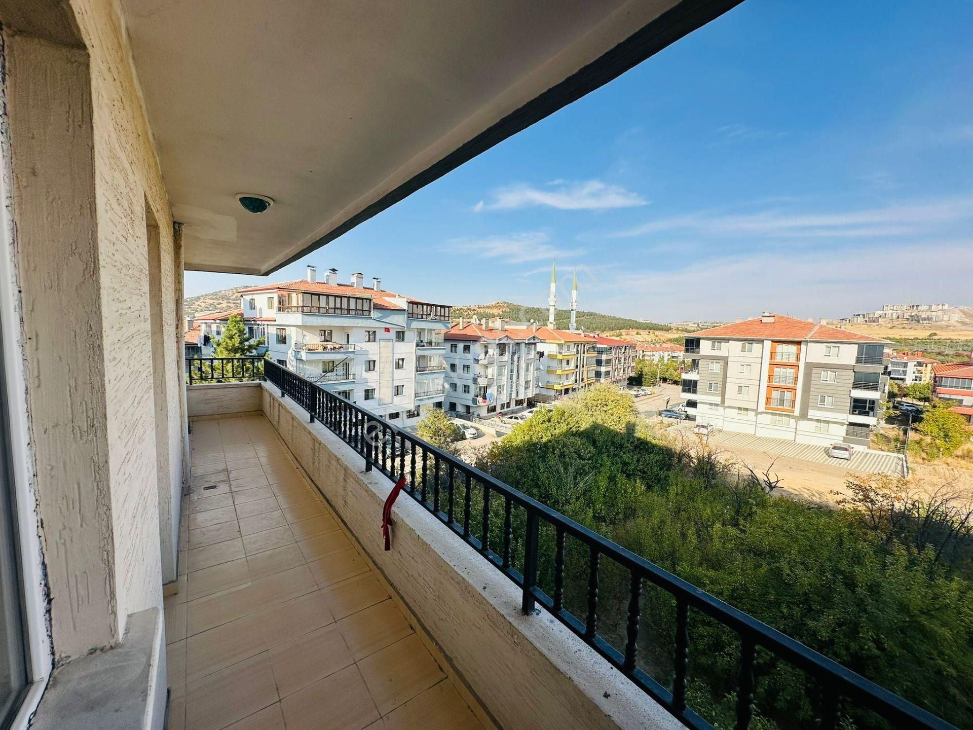 Karapürçek'te Salı Pazarı Yakını 3+1 2.katta Satılık Daire !! - Görsel 28