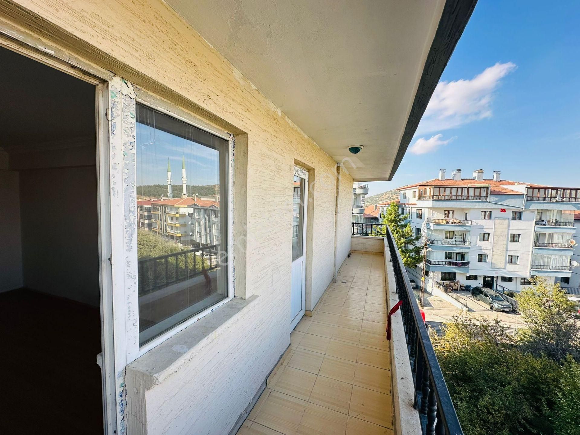 Karapürçek'te Salı Pazarı Yakını 3+1 2.katta Satılık Daire !! - Görsel 27