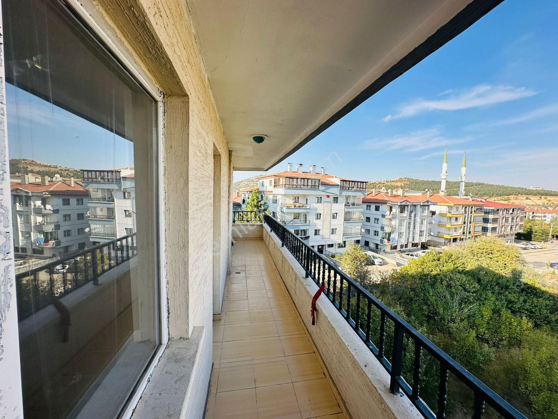 Karapürçek'te Salı Pazarı Yakını 3+1 2.katta Satılık Daire !! - Görsel 29