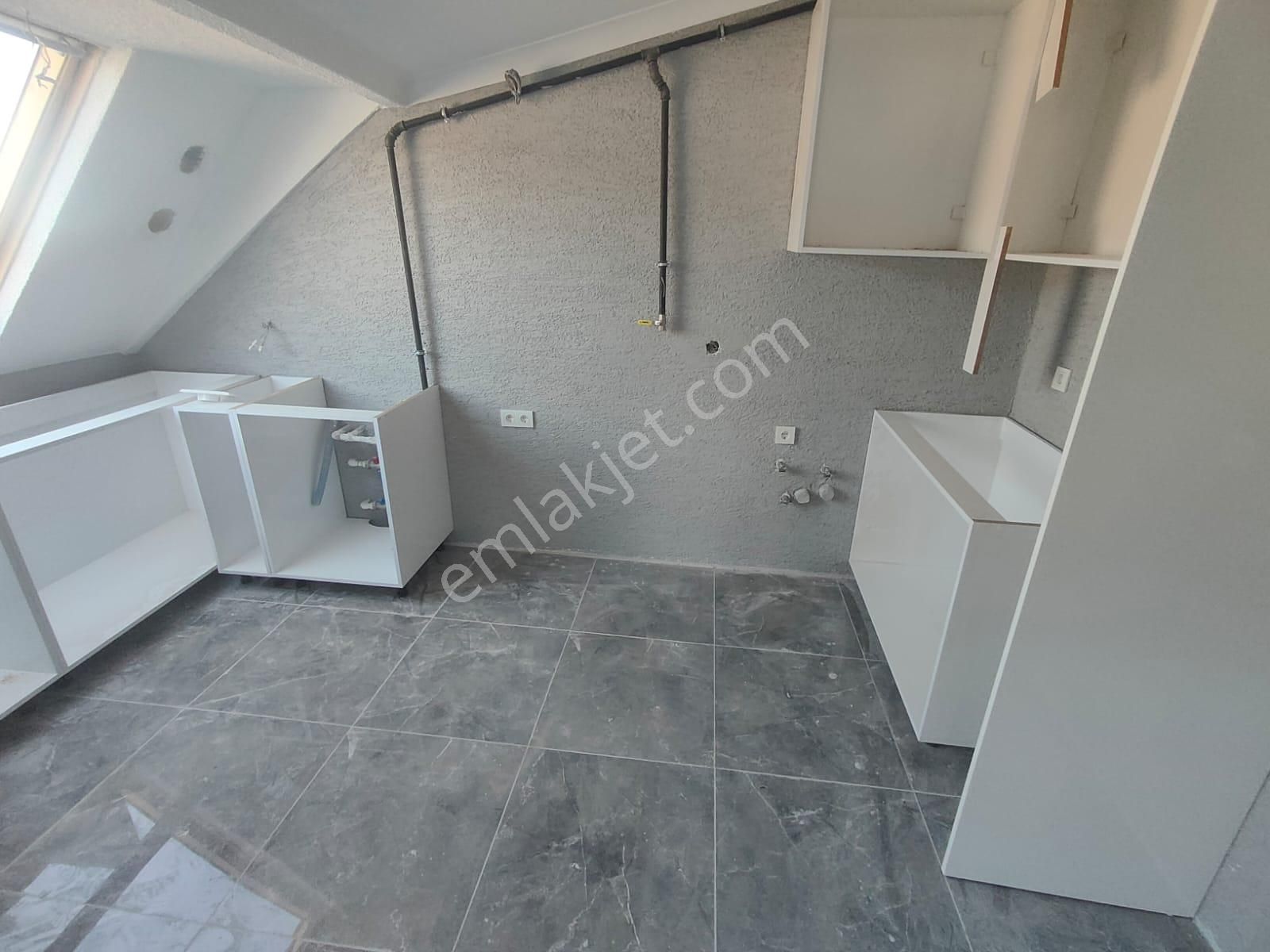 Emlak Dünyasından Altıntepede 3+1 Dubleks Daire - Görsel 11