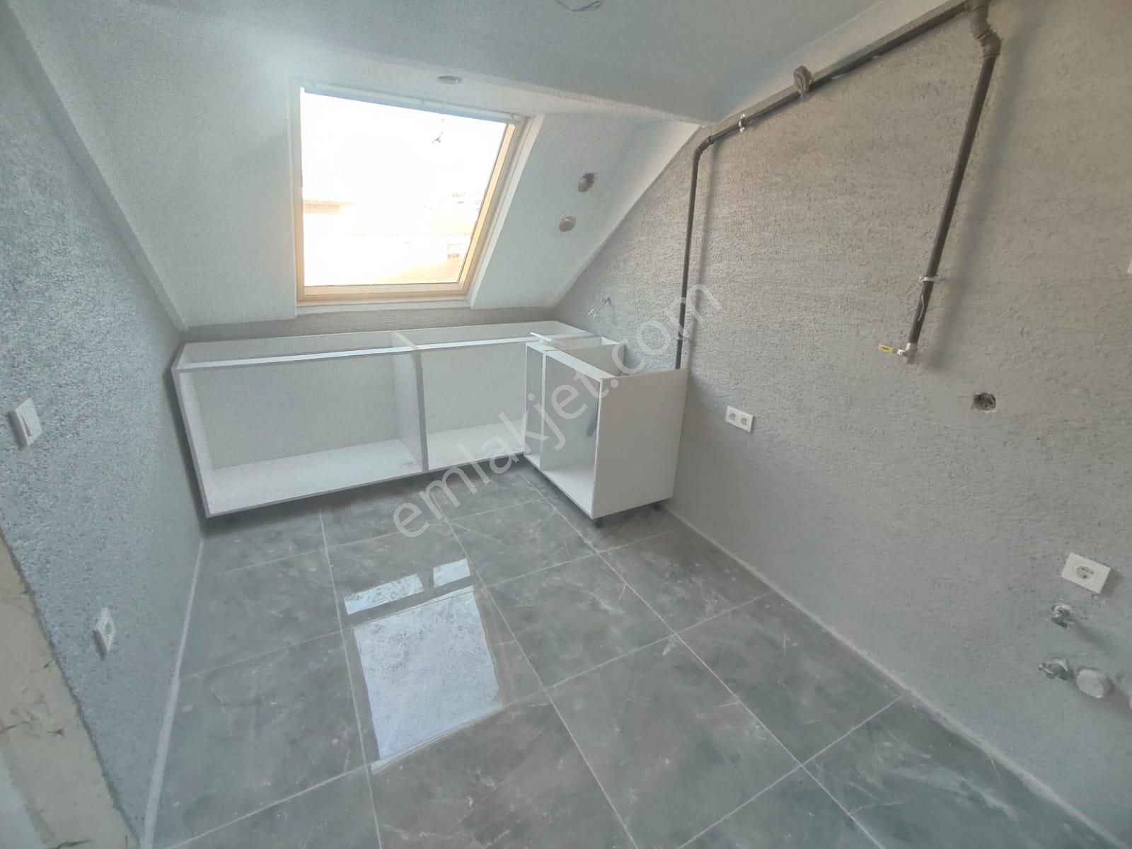 Emlak Dünyasından Altıntepede 3+1 Dubleks Daire - Görsel 12