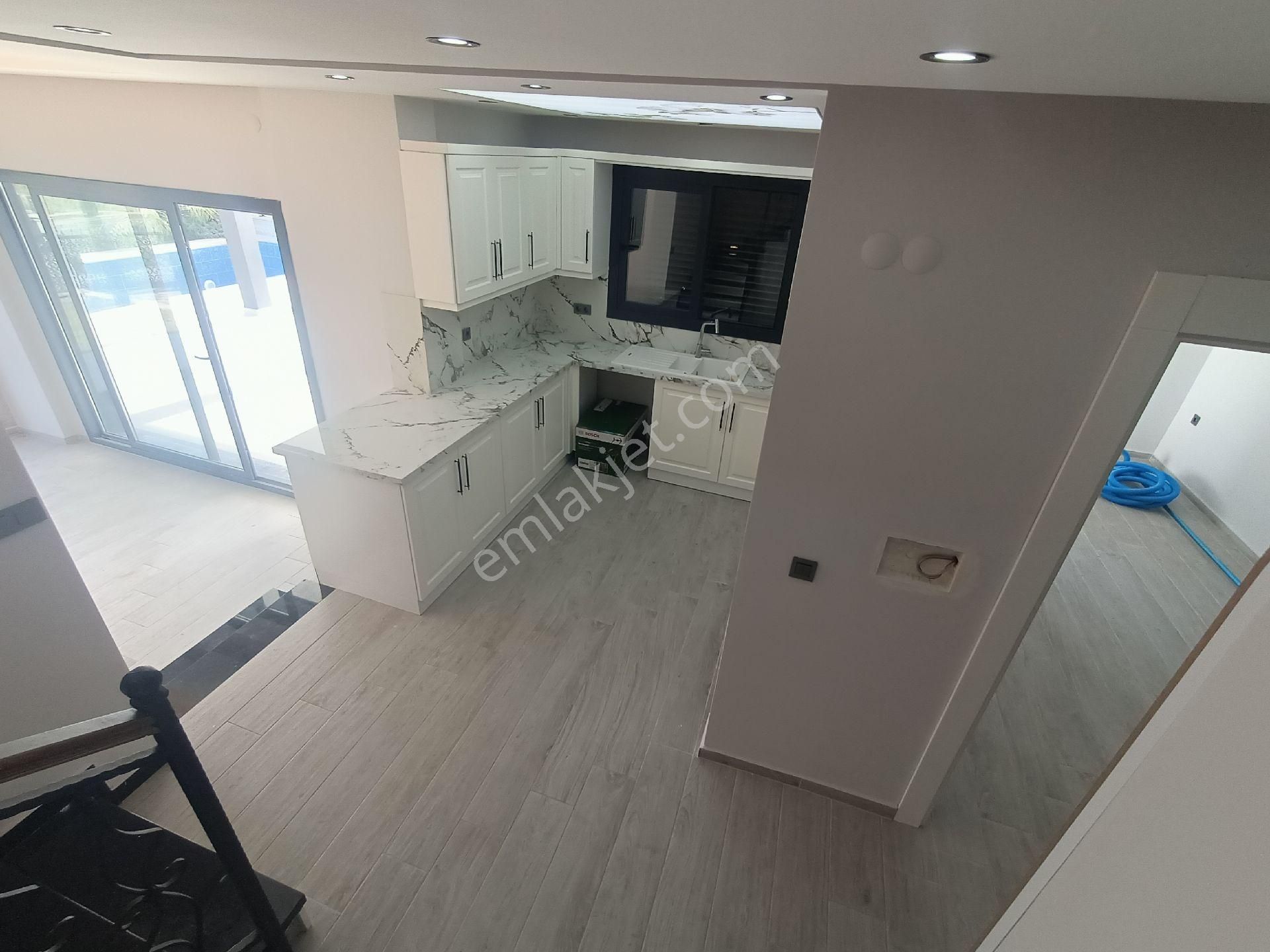 Kuşadası Güzelçamlı 4+1 Villa Satılık - Görsel 11