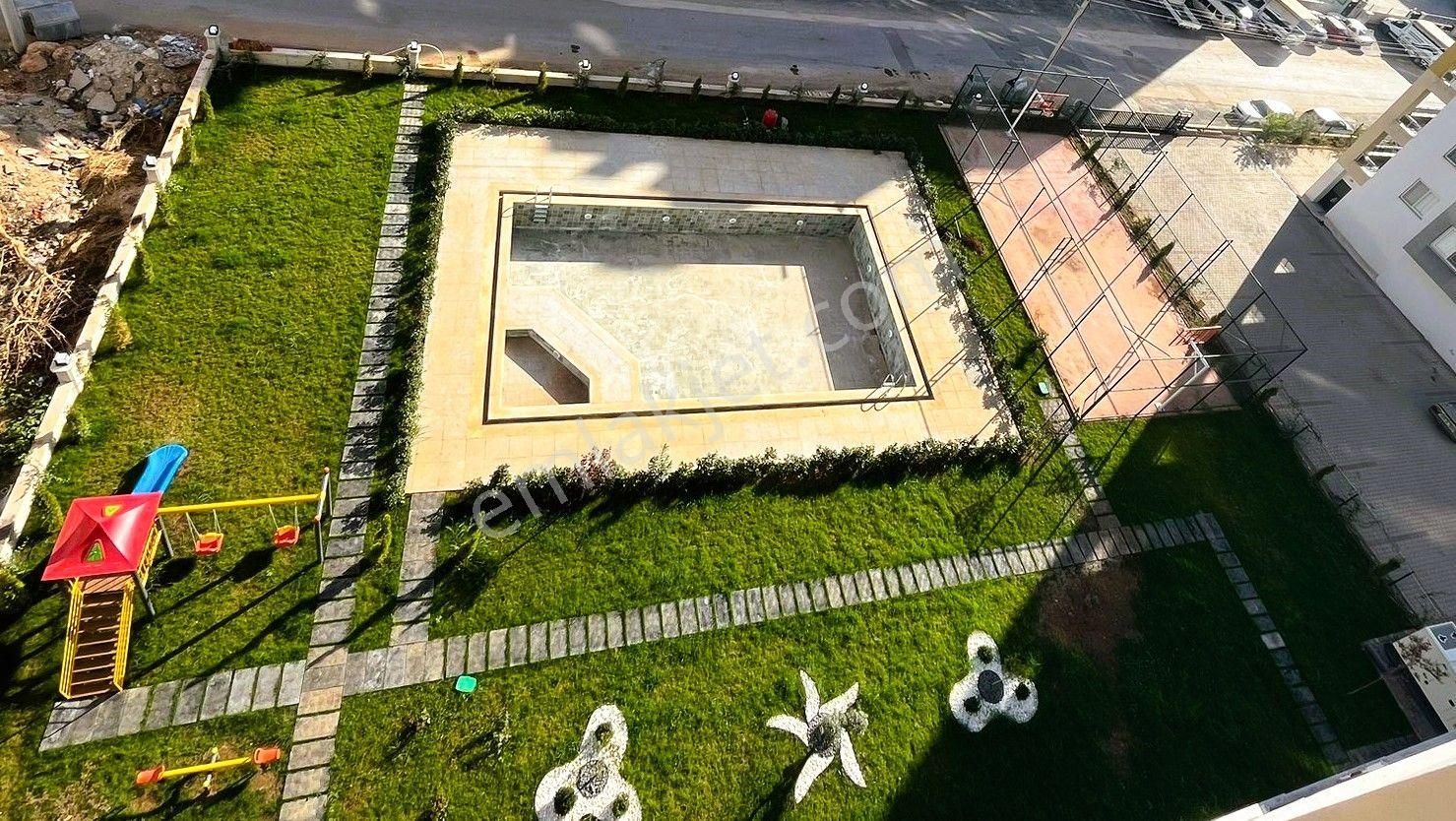 Erdemli Akdeniz Mah.de Havuzlu Site İçi ,kısmi Deniz Manz.lı 1+1 - Görsel 2