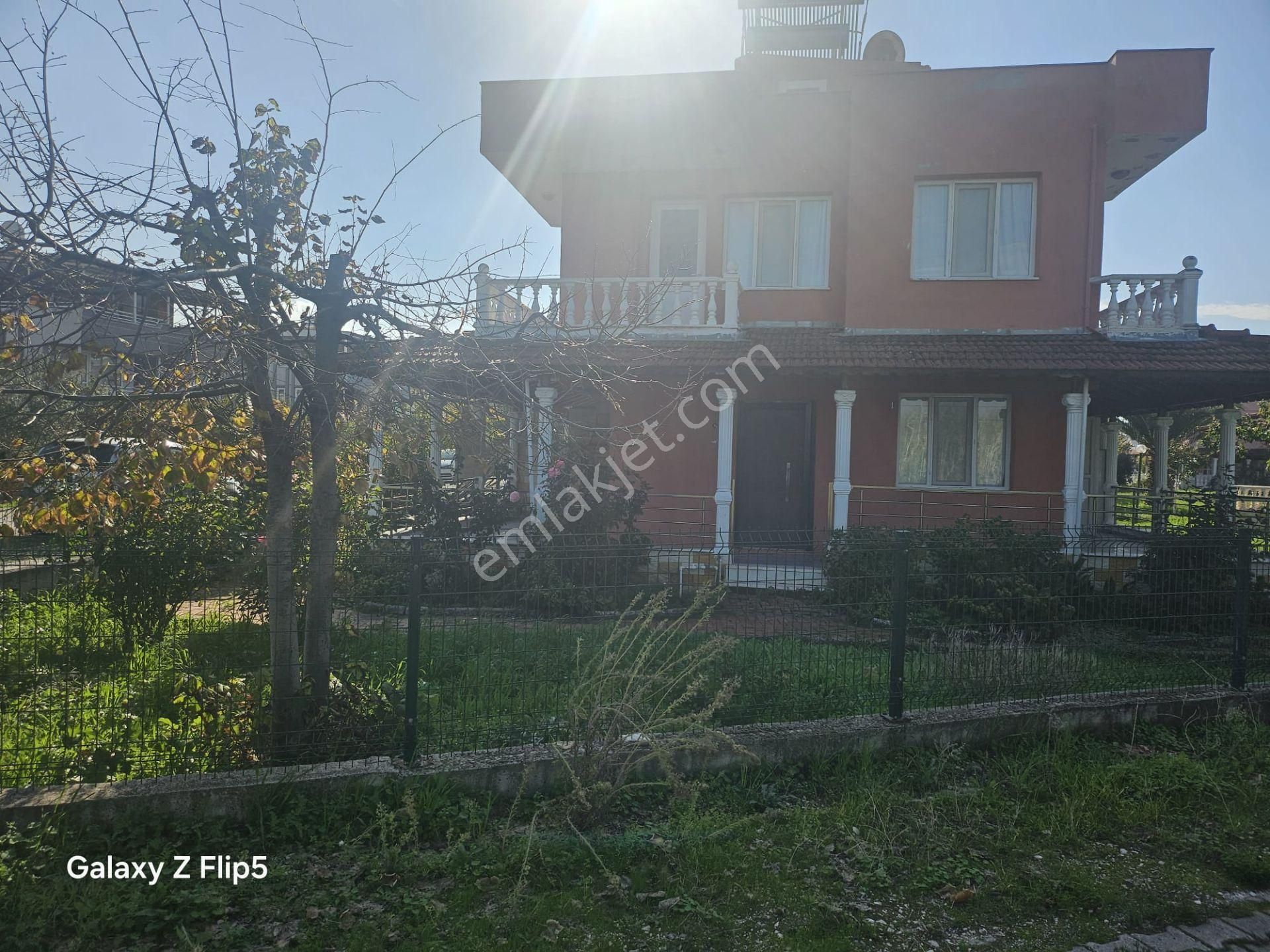 Uğur Mumcu Caddesi Denize 250 Mt Fırsat Villamız