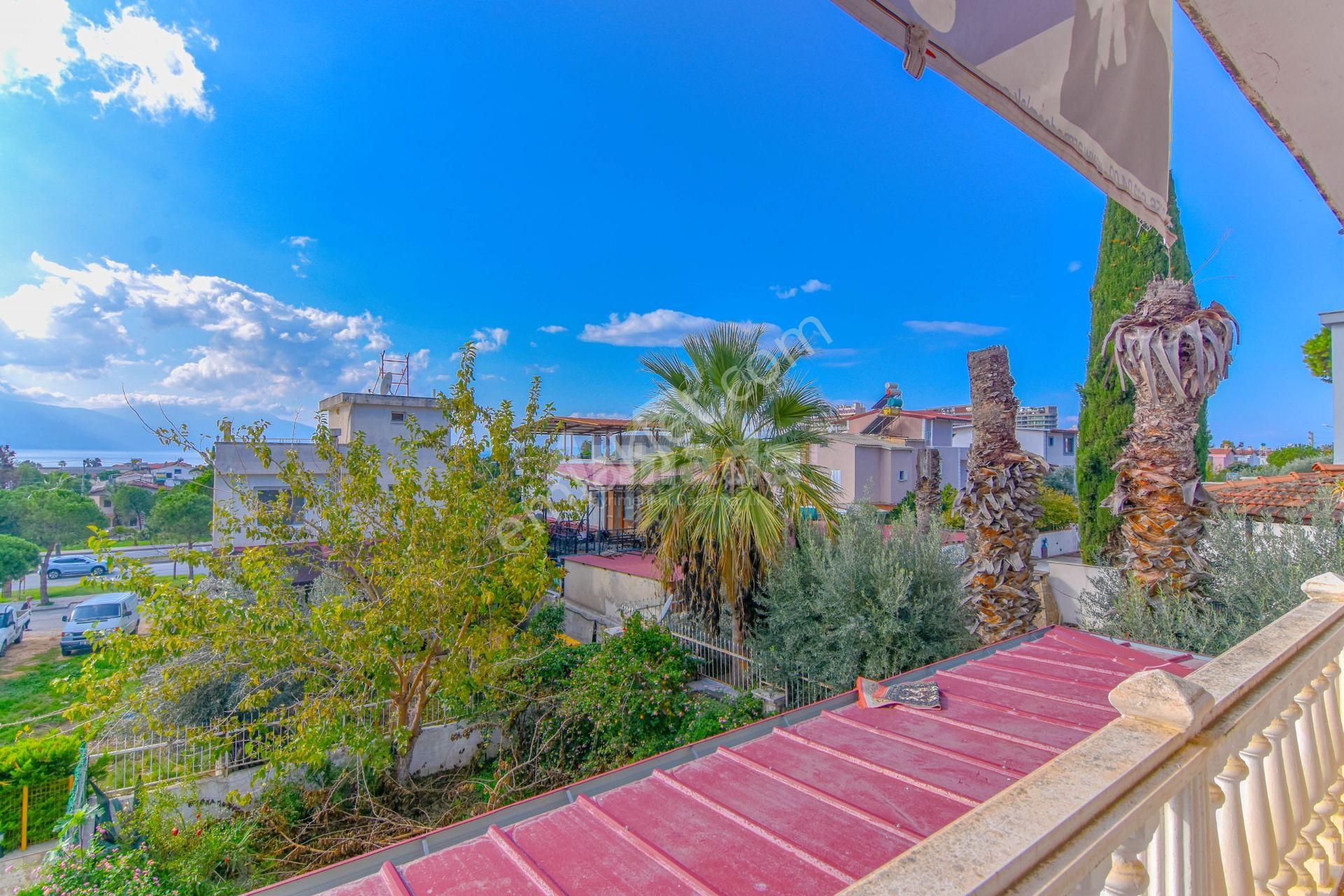 Kuşadası'nda Deniz Manzaralı Satılık 4+1 Müstakil Villa - Görsel 19