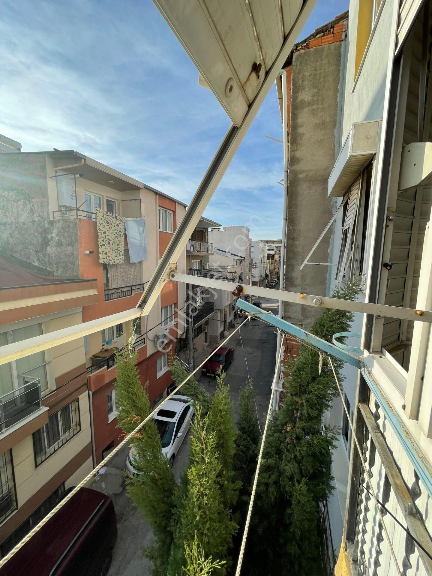 Buca Atatürk Mahallesi'nde Kiralık Daire (3+1) - Görsel 9