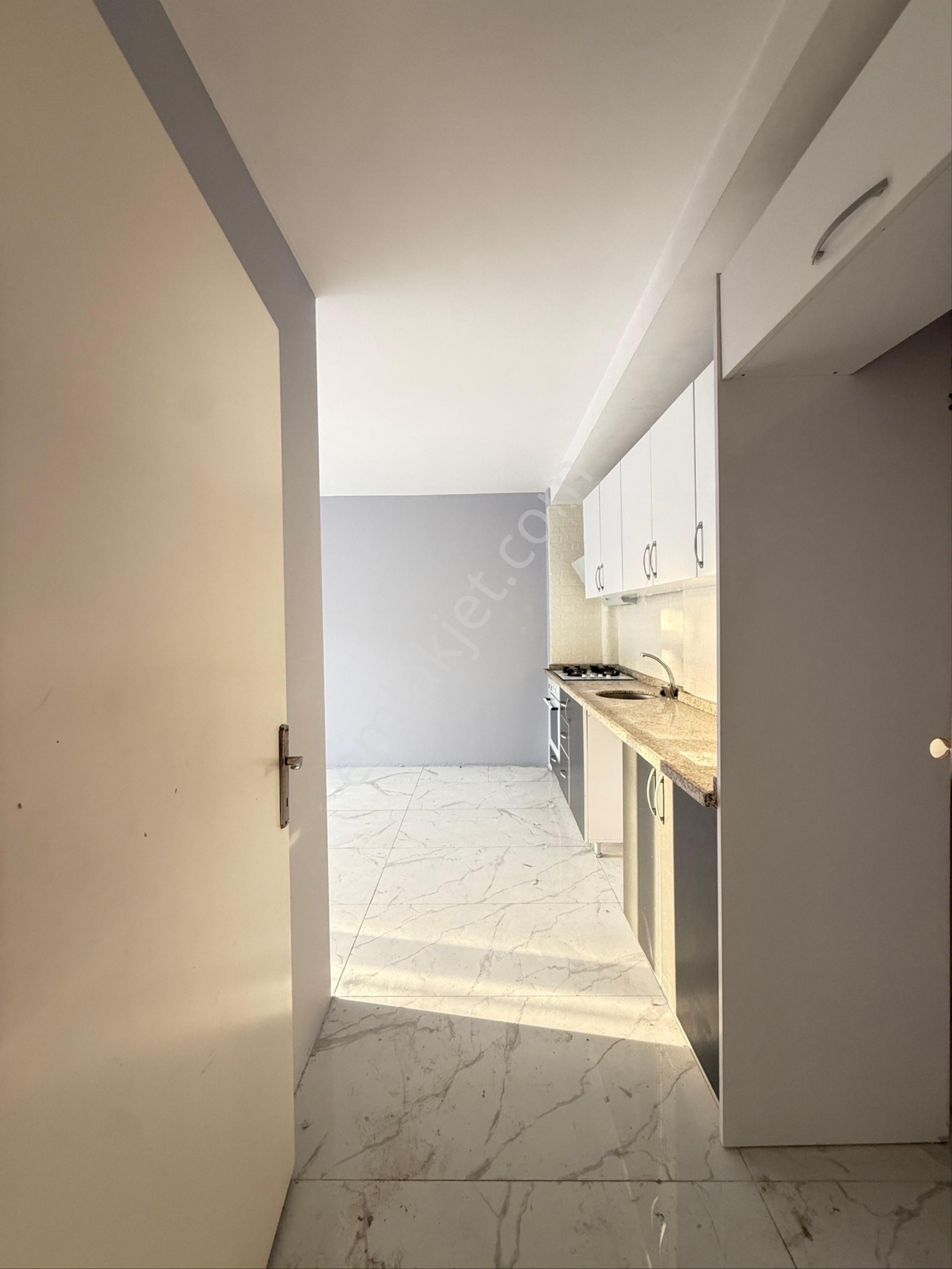 Remint’den Tellidere Metro Yolu Üzerinde Genii 2*1 Açık Mutfak Çift Banyo Teras Balkonlu Satılık!!! - Görsel 8