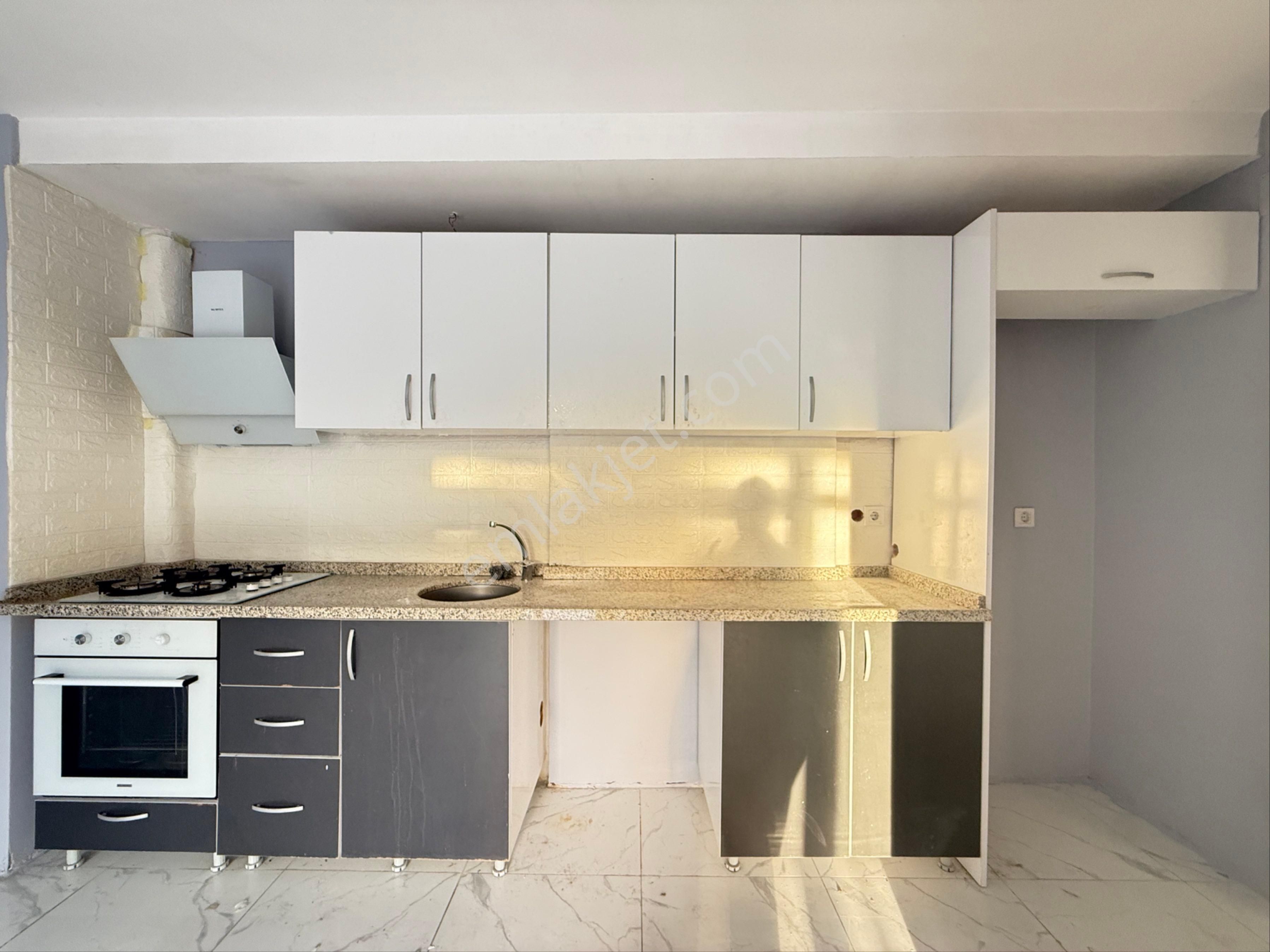 Remint’den Tellidere Metro Yolu Üzerinde Genii 2*1 Açık Mutfak Çift Banyo Teras Balkonlu Satılık!!! - Görsel 6