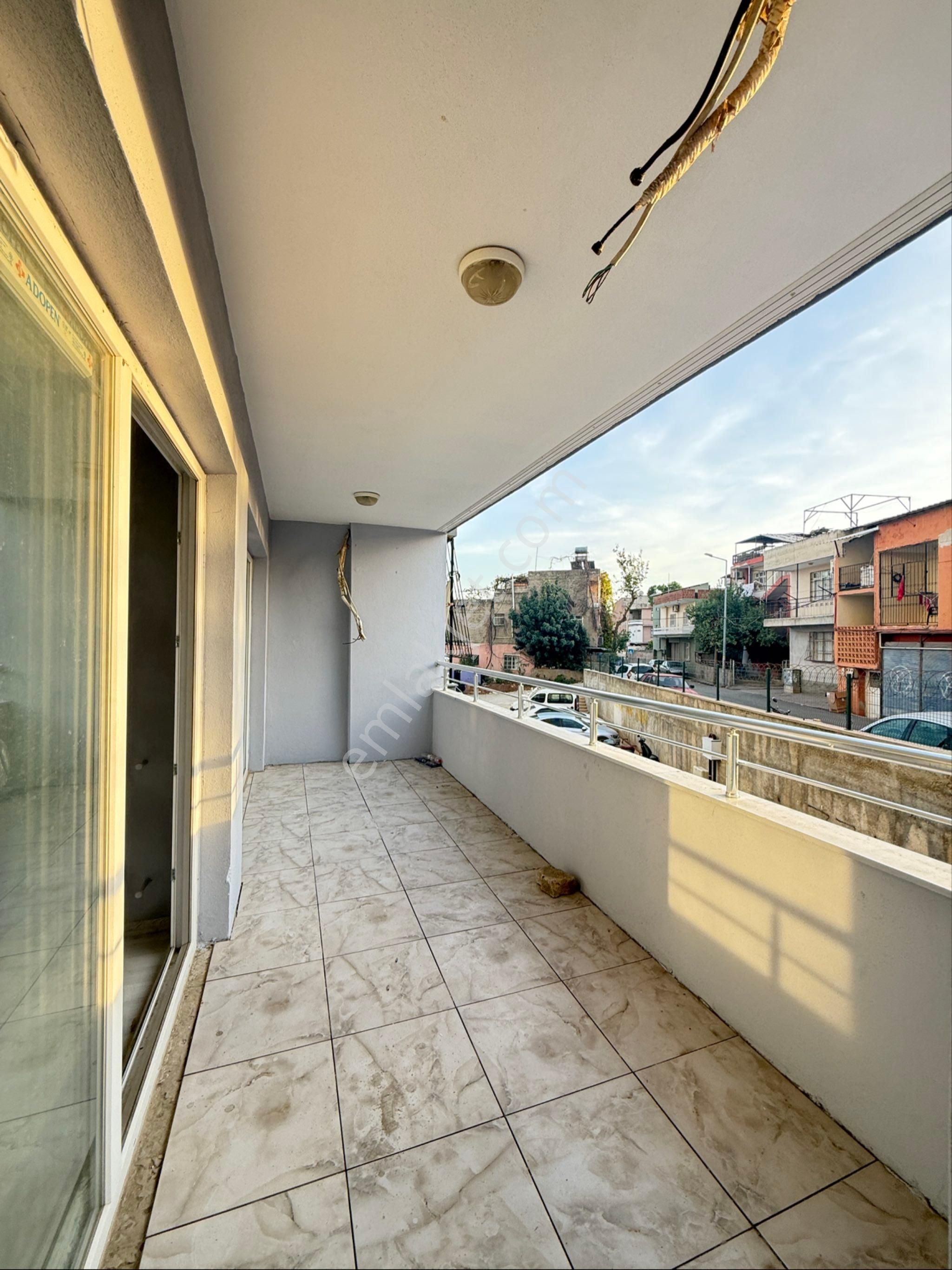 Remint’den Tellidere Metro Yolu Üzerinde Genii 2*1 Açık Mutfak Çift Banyo Teras Balkonlu Satılık!!! - Görsel 4