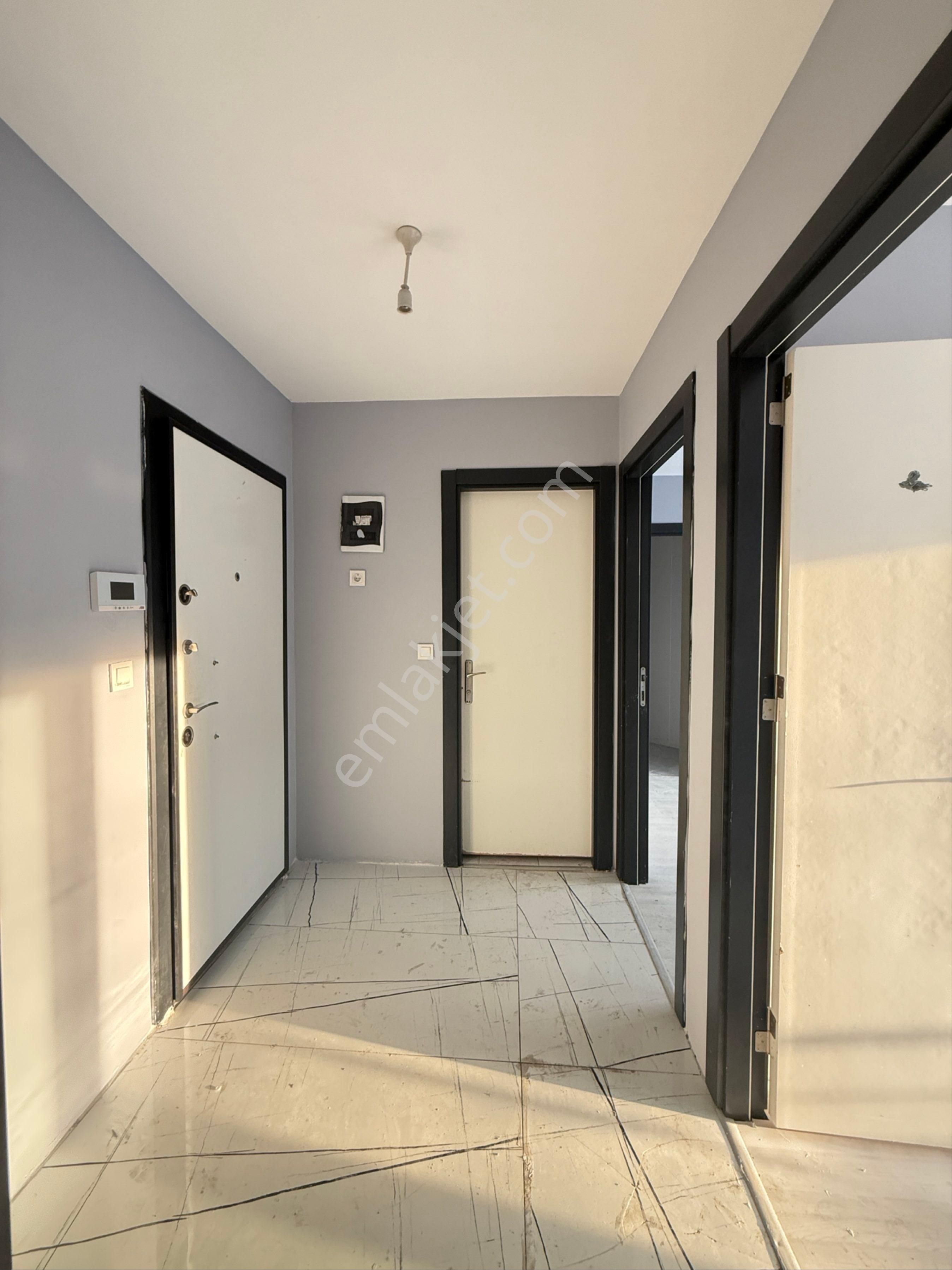 Remint’den Tellidere Metro Yolu Üzerinde Genii 2*1 Açık Mutfak Çift Banyo Teras Balkonlu Satılık!!!