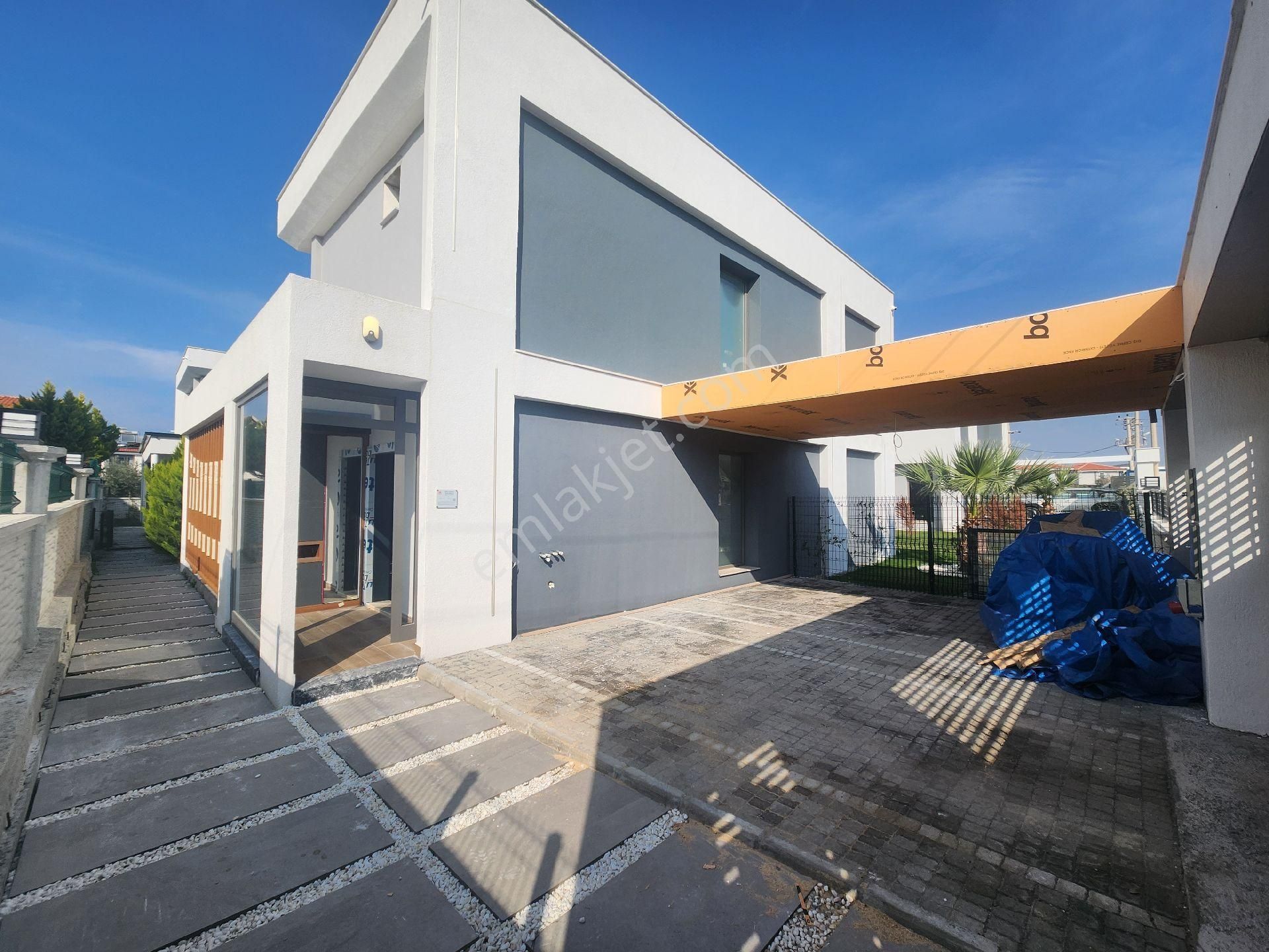 Güzelçamlı Plajına Cok Yakın Satılık Köşe Konum Harika Villa - Görsel 10