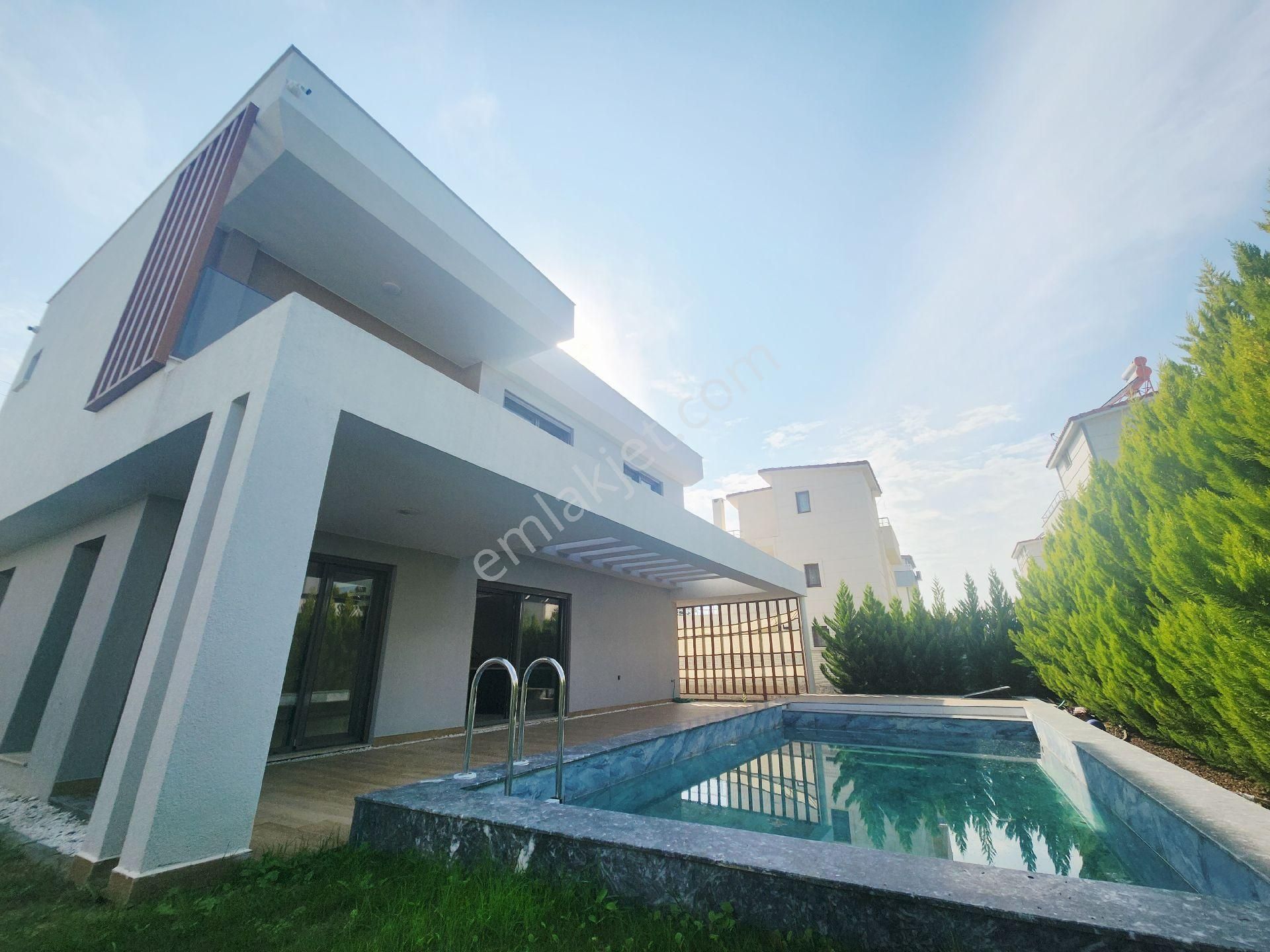 Güzelçamlı Plajına Cok Yakın Satılık Köşe Konum Harika Villa - Görsel 5