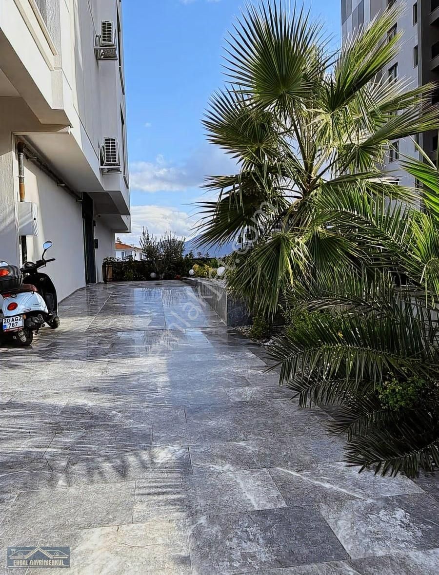 Cinkaya Bulvarında Site İçinde Ultralüx 3+1 Daire