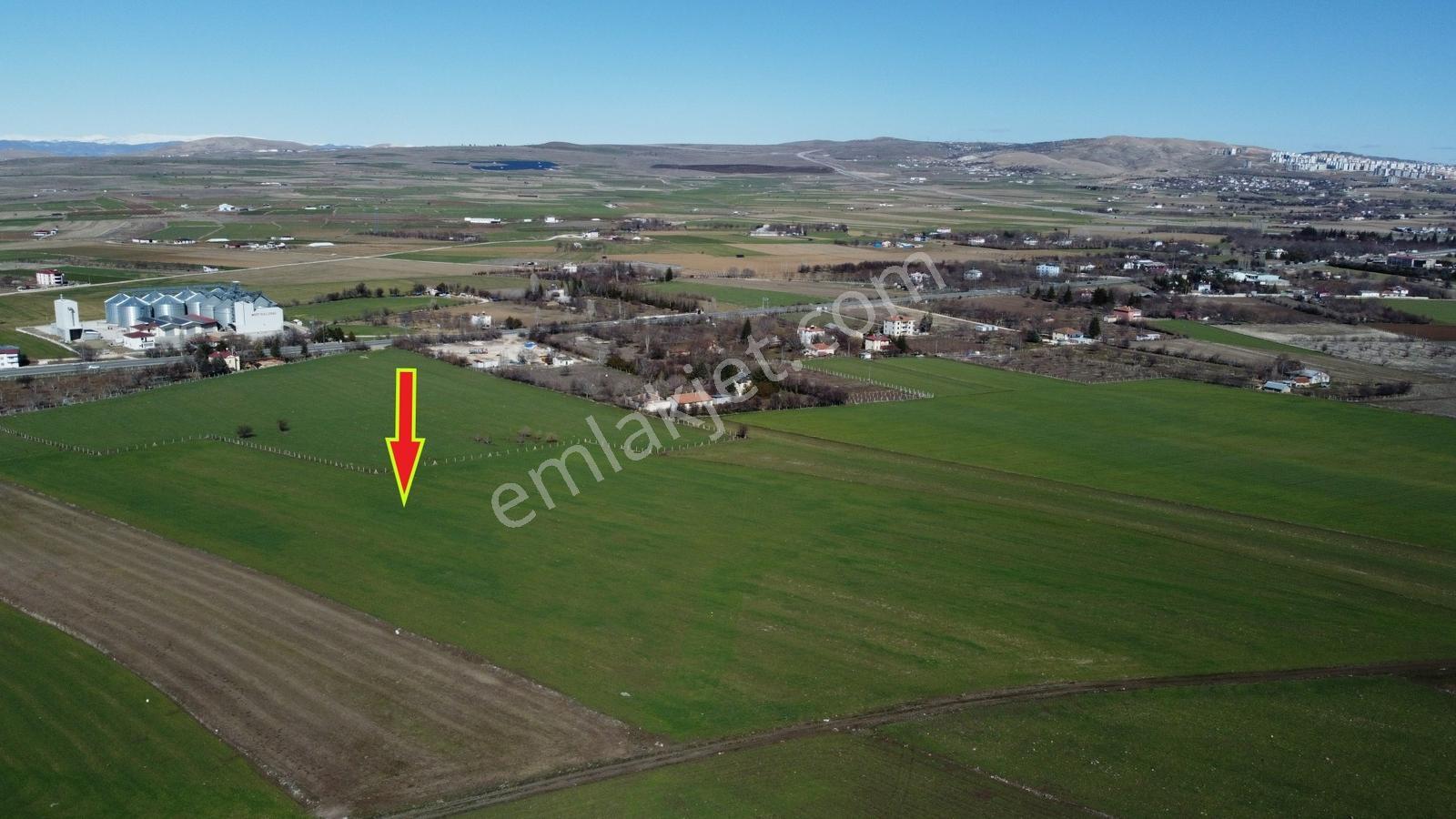 Emre Gm/den Cip Mevkii Keban Yoluna 200 Mt Tarla - Görsel 5