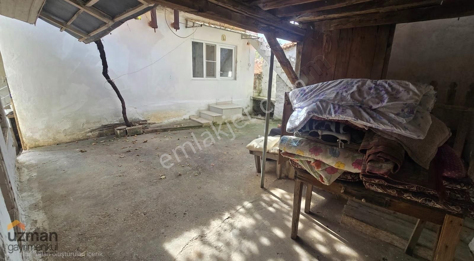 Yerkesik'te İçerisinde 3 Adet Yapı Kayıtlı Ev 1 Dükkan Ve Arsası - Görsel 24