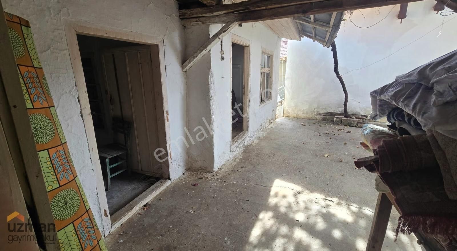 Yerkesik'te İçerisinde 3 Adet Yapı Kayıtlı Ev 1 Dükkan Ve Arsası - Görsel 11