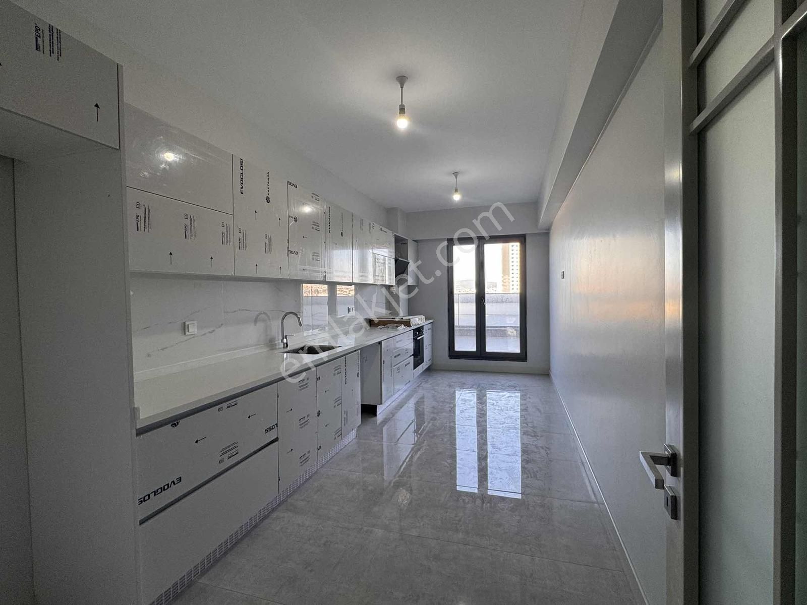 Siltaş Comfort'ta Satılık Büyük Tip 3+1 Teraslı Daire - Görsel 2