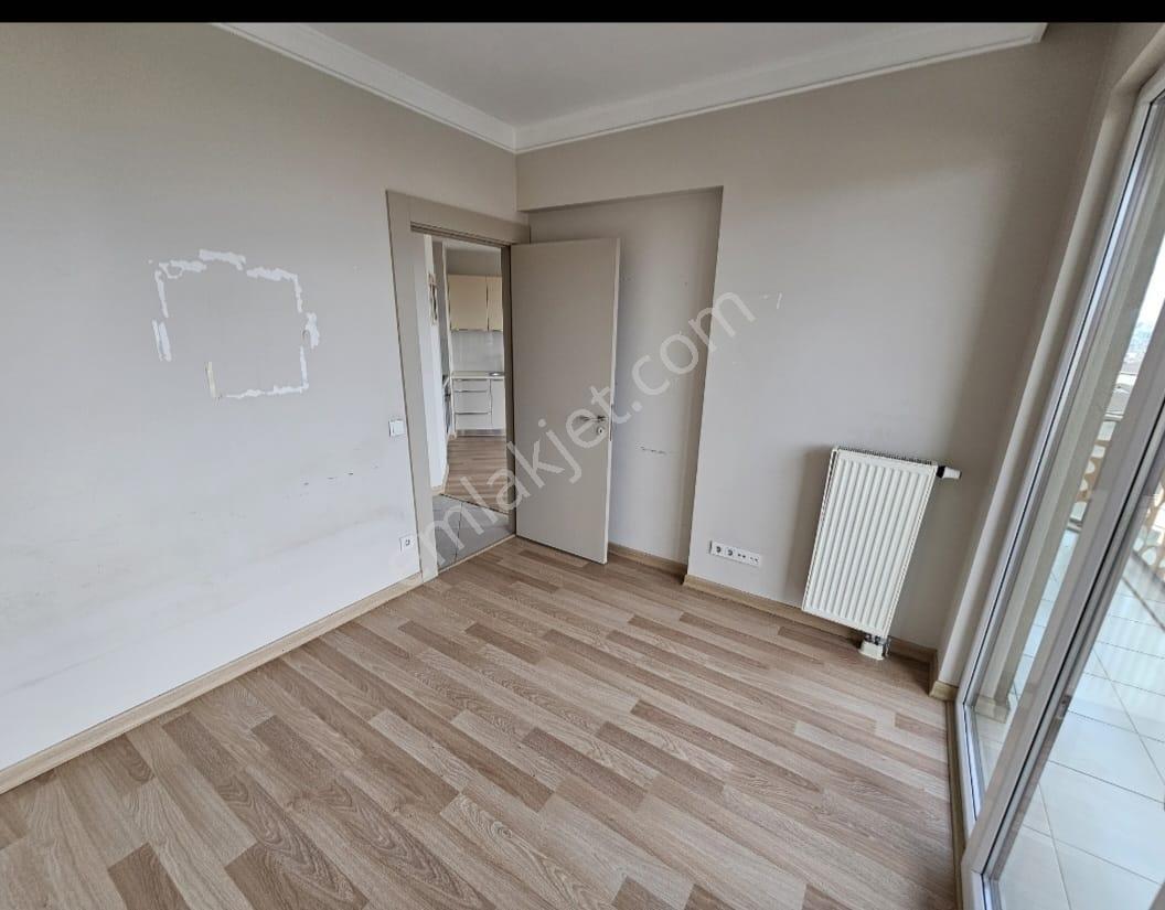 Evora A Parsel'de Yeni Kiracılı Balkonlu 1+1 - Görsel 17