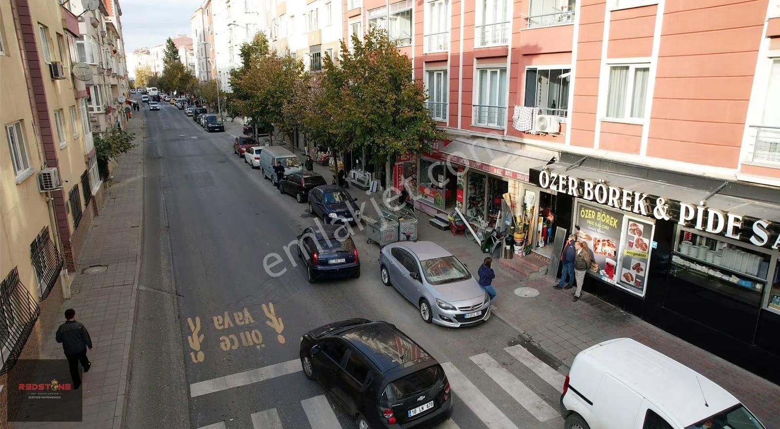 Redstone'dan Reşadiyede Satılık Kat Mülkiyetli Kiracılı Dükkan - Görsel 4