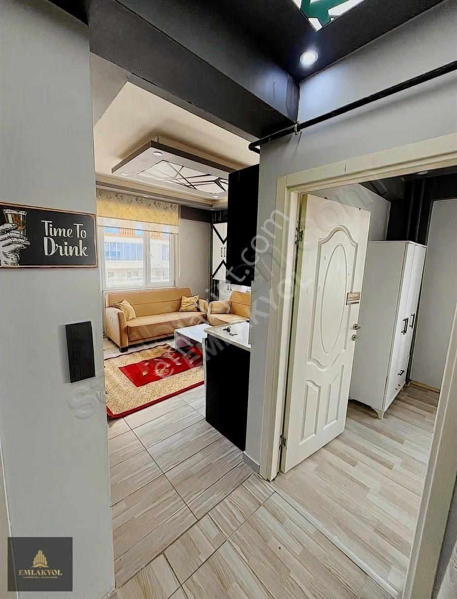 Erenler 2+1 Lüx 70 M2 Balkonlu Eşyalı Kiracılı Dükkan Tapulu - Görsel 3