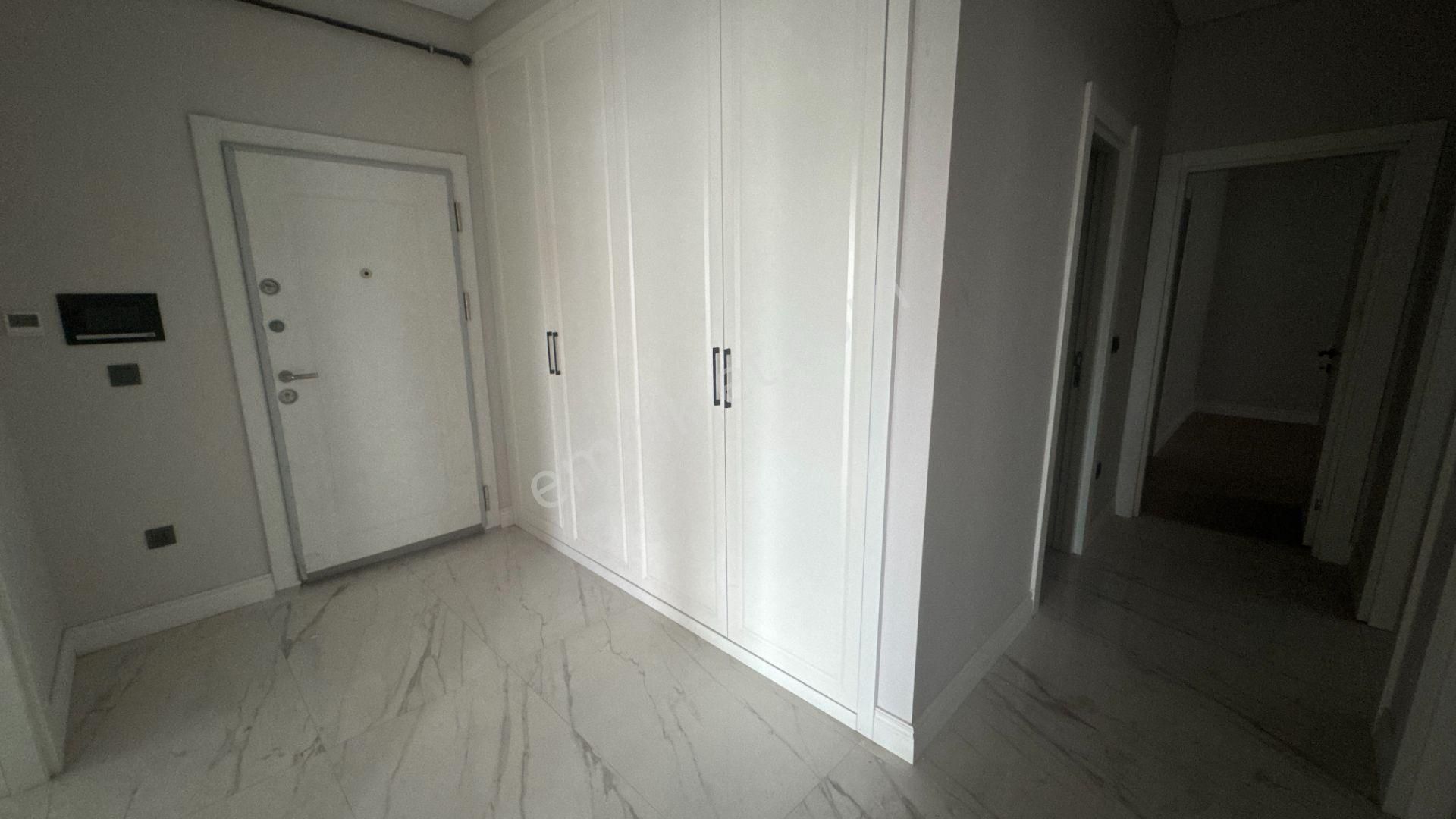 Pendik Batı Mahallesi Martı Sitesi Oturuma Hazır 3+1 Daire - Görsel 9