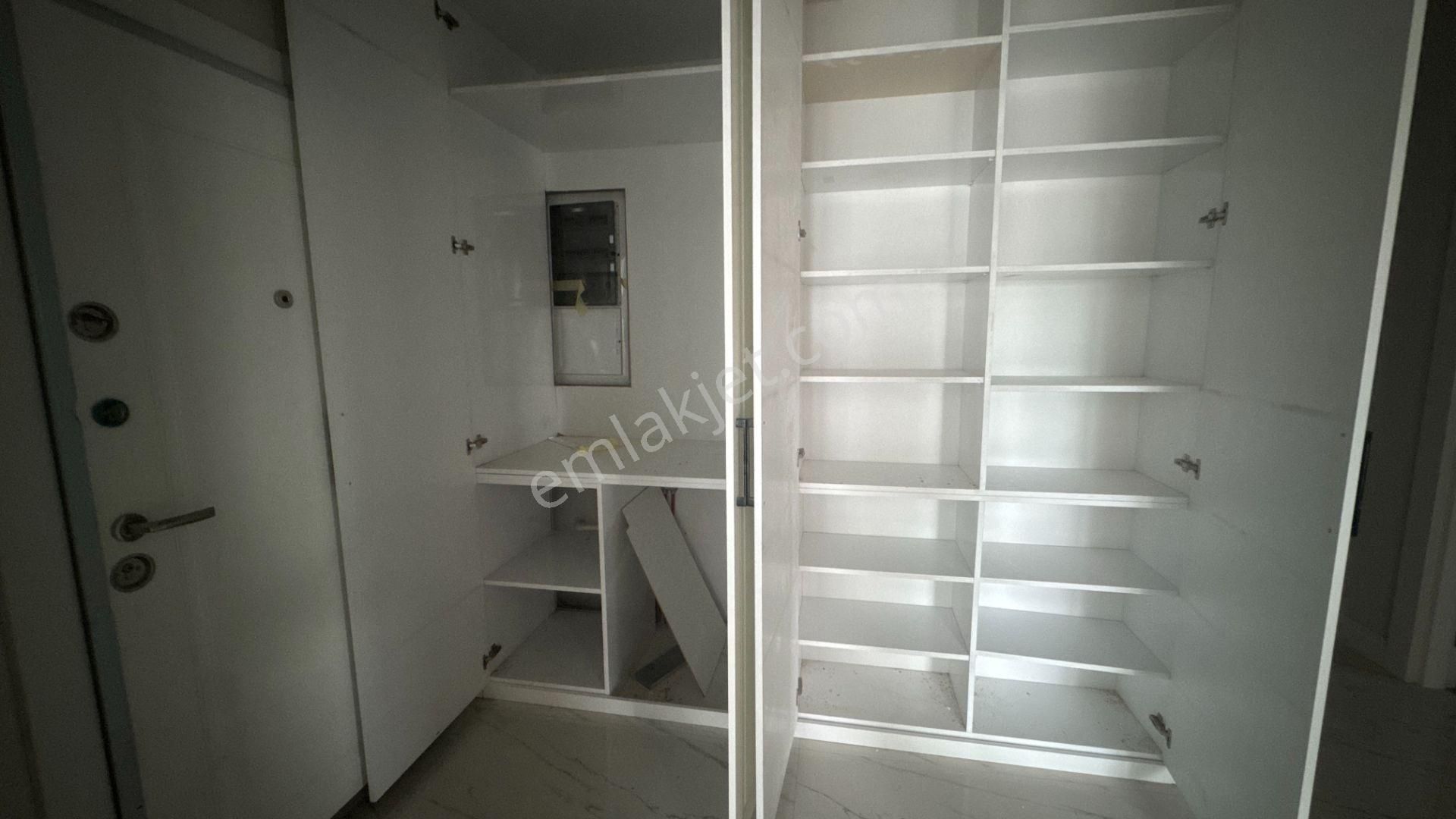 Pendik Batı Mahallesi Martı Sitesi Oturuma Hazır 3+1 Daire - Görsel 11
