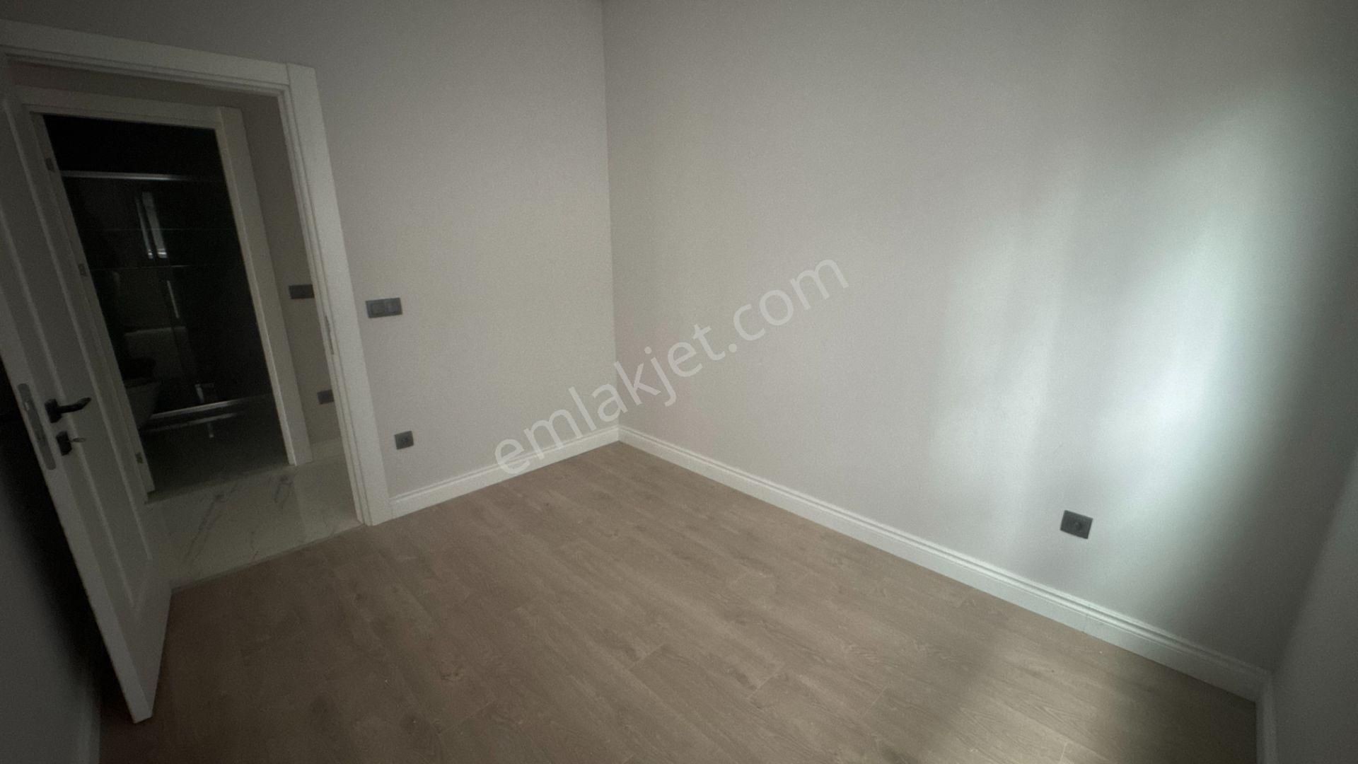 Pendik Batı Mahallesi Martı Sitesi Oturuma Hazır 3+1 Daire - Görsel 17